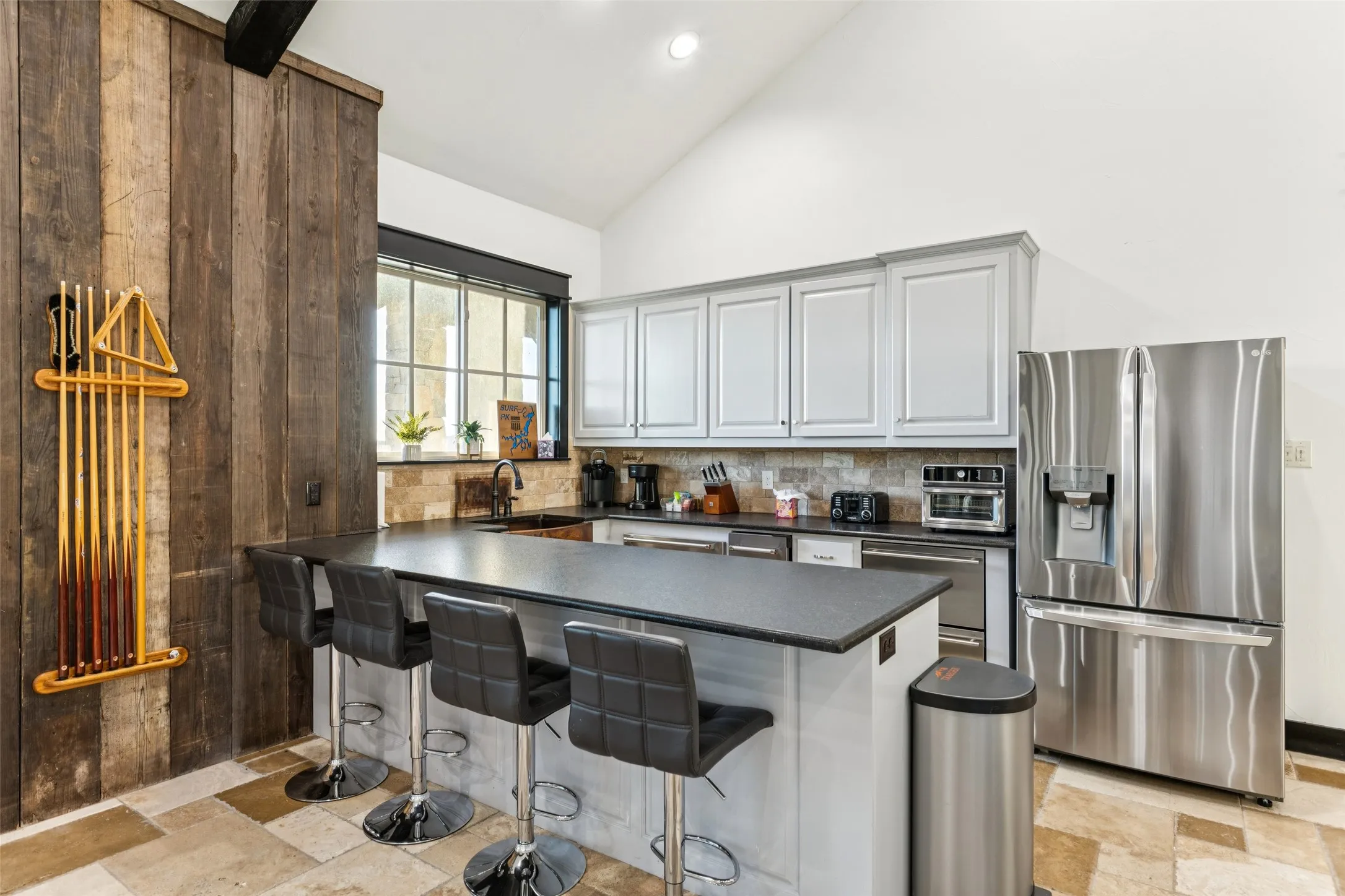 Single Family Residence For Sale in Palo Pinto County , 1091 Hill Country Court, Graford, Texas 76449, 8 Bedroom, 10 Bathroom, 8 Garage spaces, 10,824 Sqft, built in 1997, mls#21396480, Real Estate Agent in Graford, Homes For Sale in Palo Pinto county, Homes For Sale in Graford, Realtor in Graford Texas, Real Estate Brokerage Independent Realty Texas, Luminita Cordes Realtor