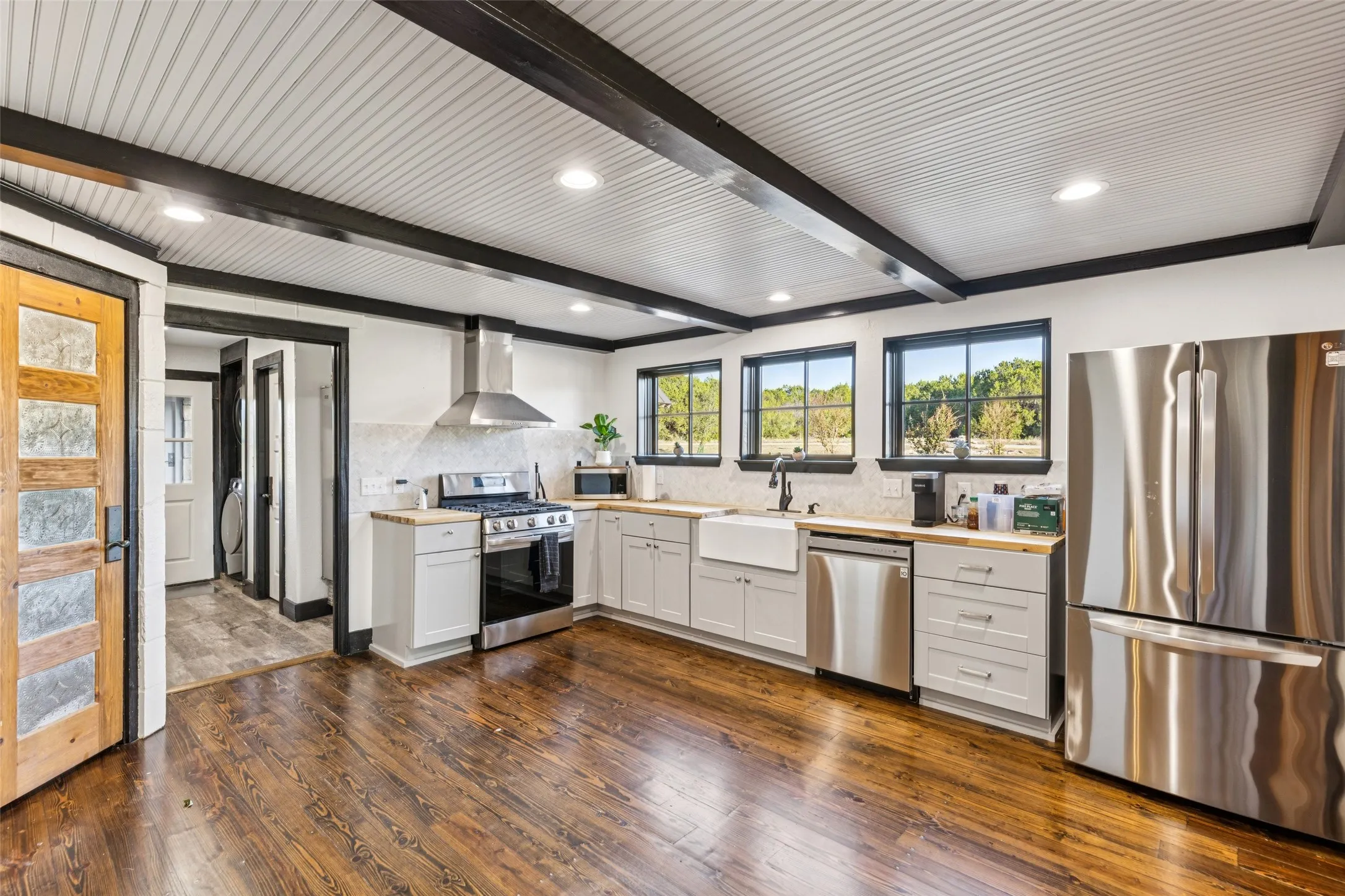 Single Family Residence For Sale in Palo Pinto County , 1091 Hill Country Court, Graford, Texas 76449, 8 Bedroom, 10 Bathroom, 8 Garage spaces, 10,824 Sqft, built in 1997, mls#21396480, Real Estate Agent in Graford, Homes For Sale in Palo Pinto county, Homes For Sale in Graford, Realtor in Graford Texas, Real Estate Brokerage Independent Realty Texas, Luminita Cordes Realtor