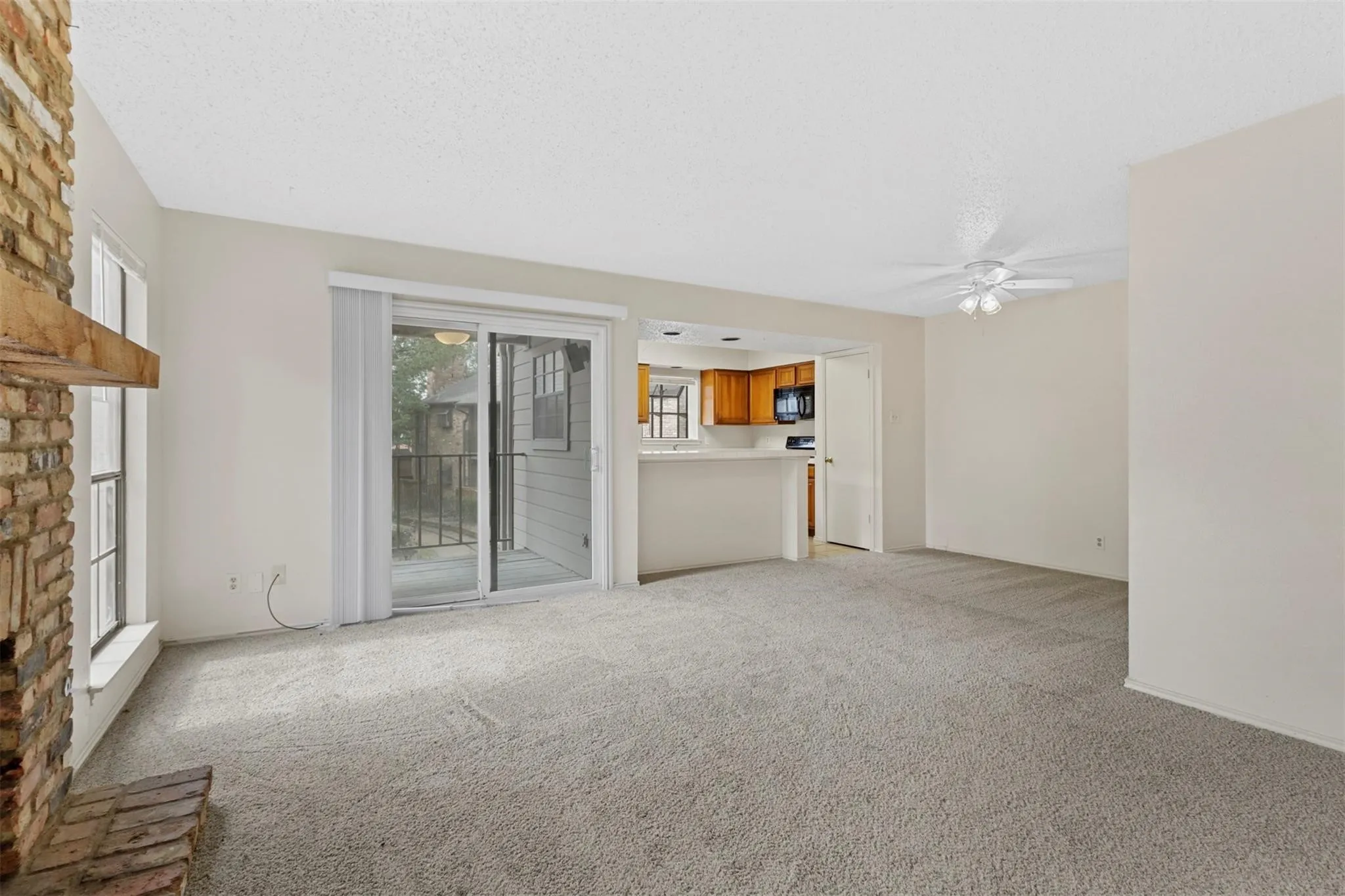 Condominium For Rent in Dallas County , 15221 Berry Trail 108, Dallas, Texas 75248, 1 Bedroom, 1 Bathroom, Garage spaces, 750 Sqft, built in 1981, mls#21397586, Real Estate Agent in Dallas, Homes For Rent in Dallas county, Homes For Rent in Dallas, Realtor in Dallas Texas, Real Estate Brokerage Independent Realty Texas, Luminita Cordes Realtor