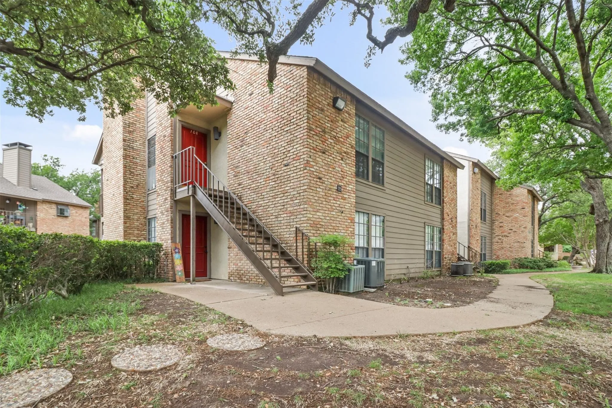 Condominium For Rent in Dallas County , 15221 Berry Trail 108, Dallas, Texas 75248, 1 Bedroom, 1 Bathroom, Garage spaces, 750 Sqft, built in 1981, mls#21397586, Real Estate Agent in Dallas, Homes For Rent in Dallas county, Homes For Rent in Dallas, Realtor in Dallas Texas, Real Estate Brokerage Independent Realty Texas, Luminita Cordes Realtor