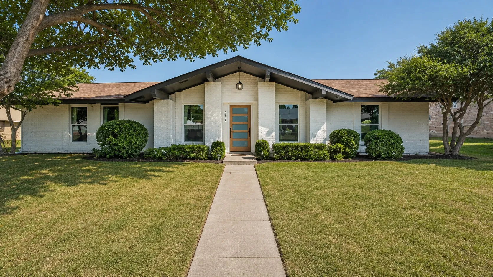 Single Family Residence For Rent in Dallas County , 3757 Blue Trace Lane, Farmers Branch, Texas 75244, 4 Bedroom, 2 Bathroom, 2 Garage spaces, 2,341 Sqft, built in 1969, mls#21397565, Real Estate Agent in Farmers Branch, Homes For Rent in Dallas county, Homes For Rent in Farmers Branch, Realtor in Farmers Branch Texas, Real Estate Brokerage Independent Realty Texas, Luminita Cordes Realtor