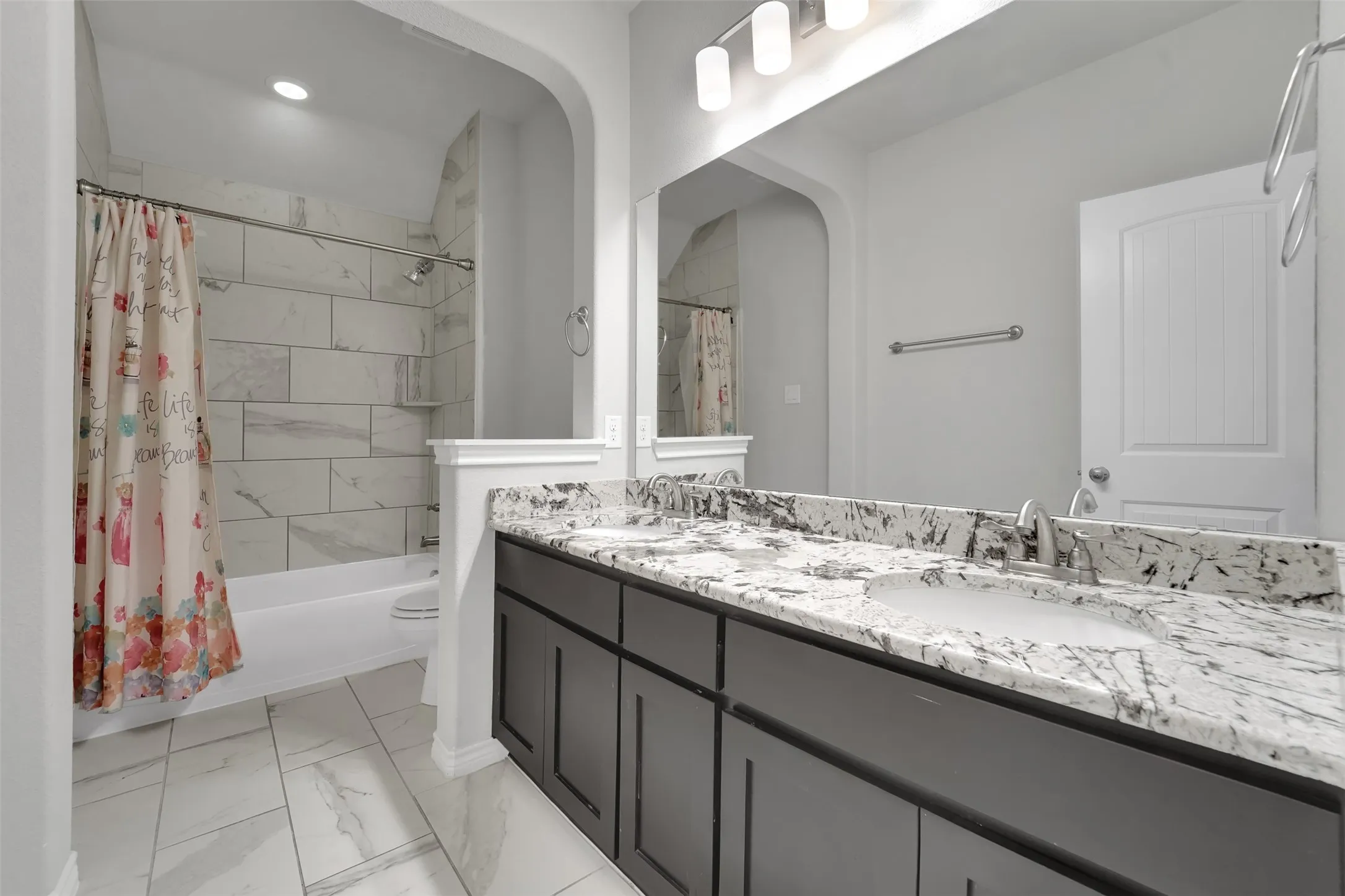 Single Family Residence For Rent in Rockwall County , 810 Acadia Court, Fate, Texas 75087, 4 Bedroom, 4 Bathroom, 3 Garage spaces, 3,482 Sqft, built in 2017, mls#21397597, Real Estate Agent in Fate, Homes For Rent in Rockwall county, Homes For Rent in Fate, Realtor in Fate Texas, Real Estate Brokerage Independent Realty Texas, Luminita Cordes Realtor