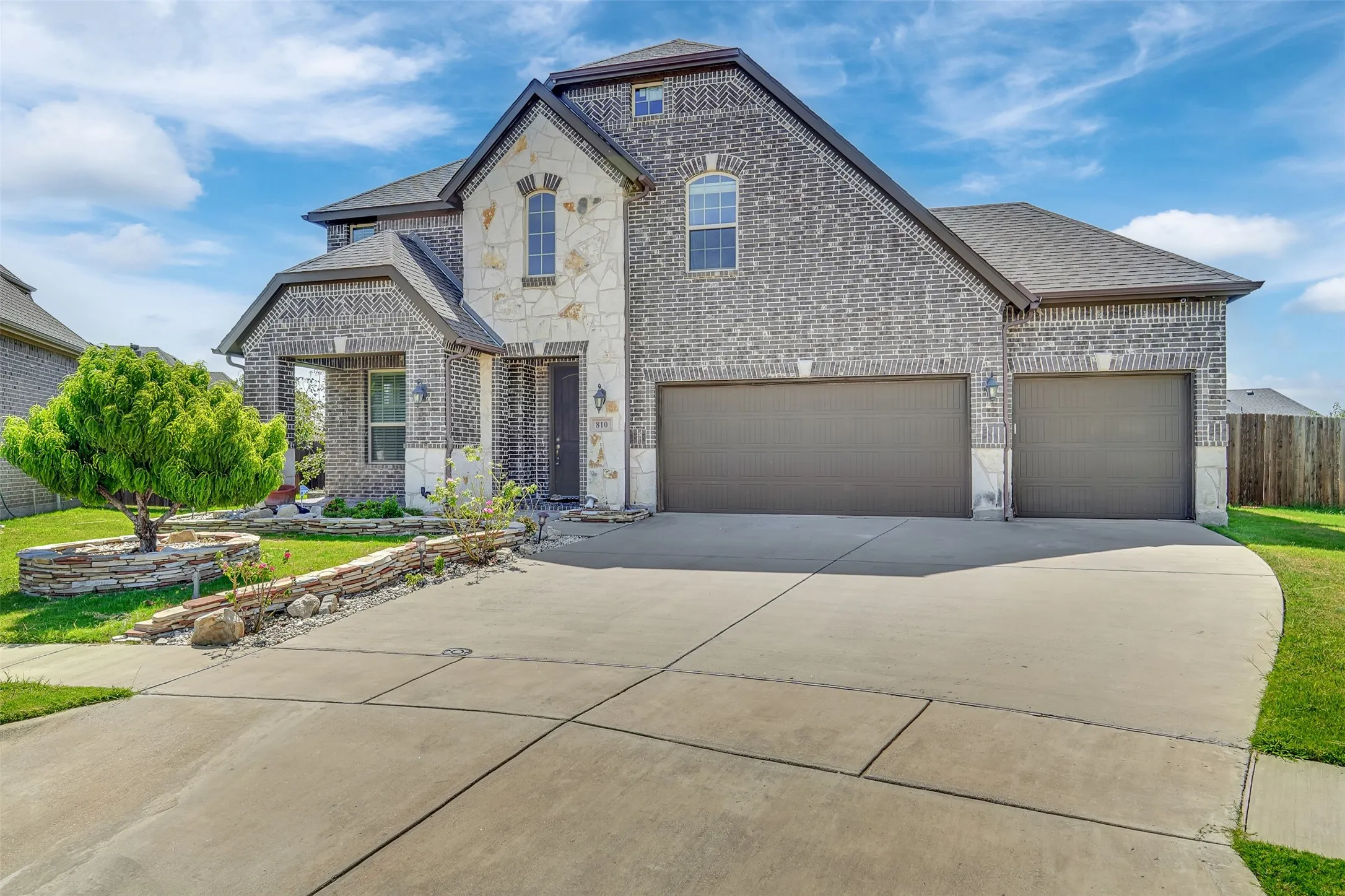 Single Family Residence For Rent in Rockwall County , 810 Acadia Court, Fate, Texas 75087, 4 Bedroom, 4 Bathroom, 3 Garage spaces, 3,482 Sqft, built in 2017, mls#21397597, Real Estate Agent in Fate, Homes For Rent in Rockwall county, Homes For Rent in Fate, Realtor in Fate Texas, Real Estate Brokerage Independent Realty Texas, Luminita Cordes Realtor
