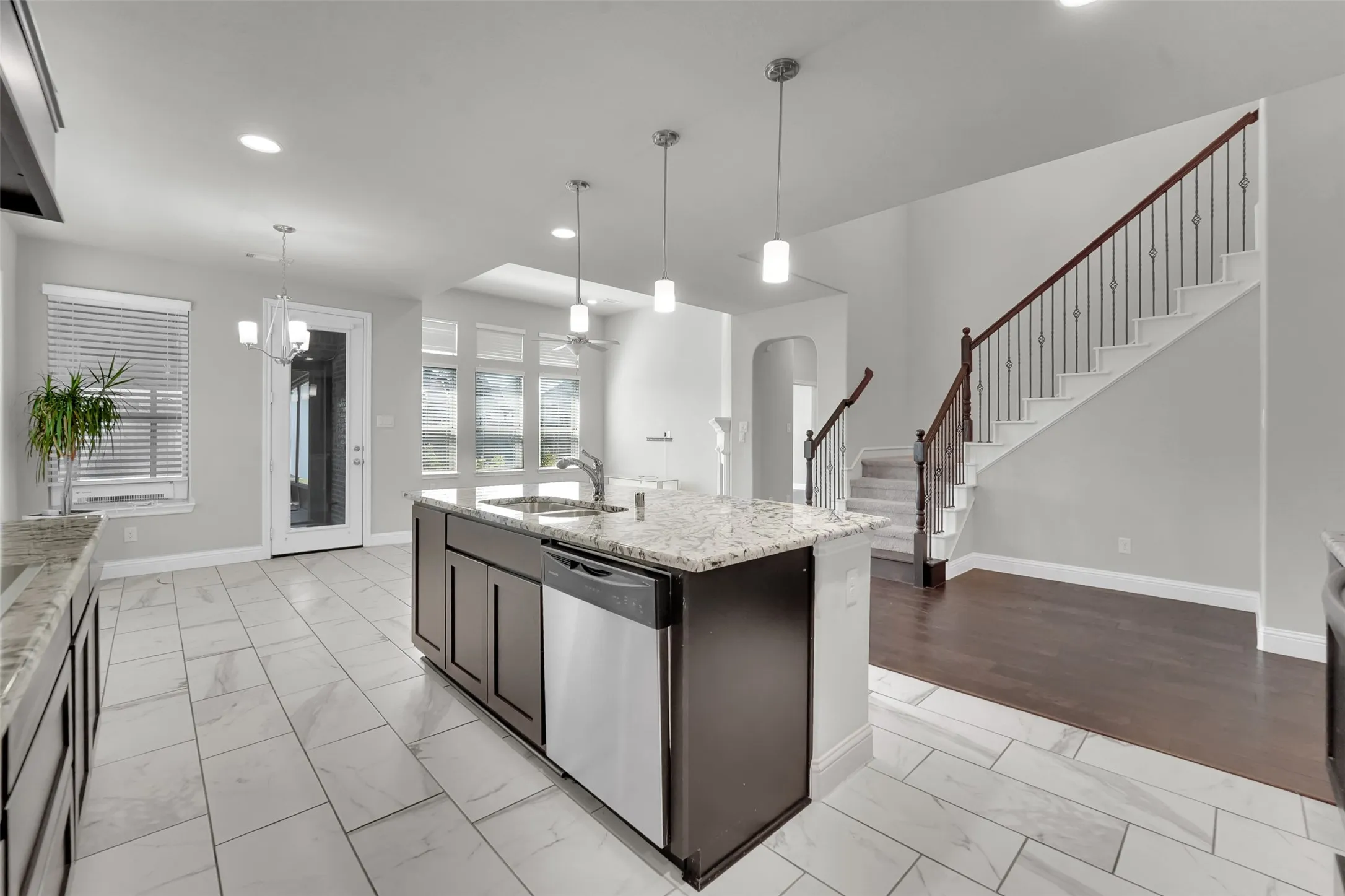 Single Family Residence For Rent in Rockwall County , 810 Acadia Court, Fate, Texas 75087, 4 Bedroom, 4 Bathroom, 3 Garage spaces, 3,482 Sqft, built in 2017, mls#21397597, Real Estate Agent in Fate, Homes For Rent in Rockwall county, Homes For Rent in Fate, Realtor in Fate Texas, Real Estate Brokerage Independent Realty Texas, Luminita Cordes Realtor
