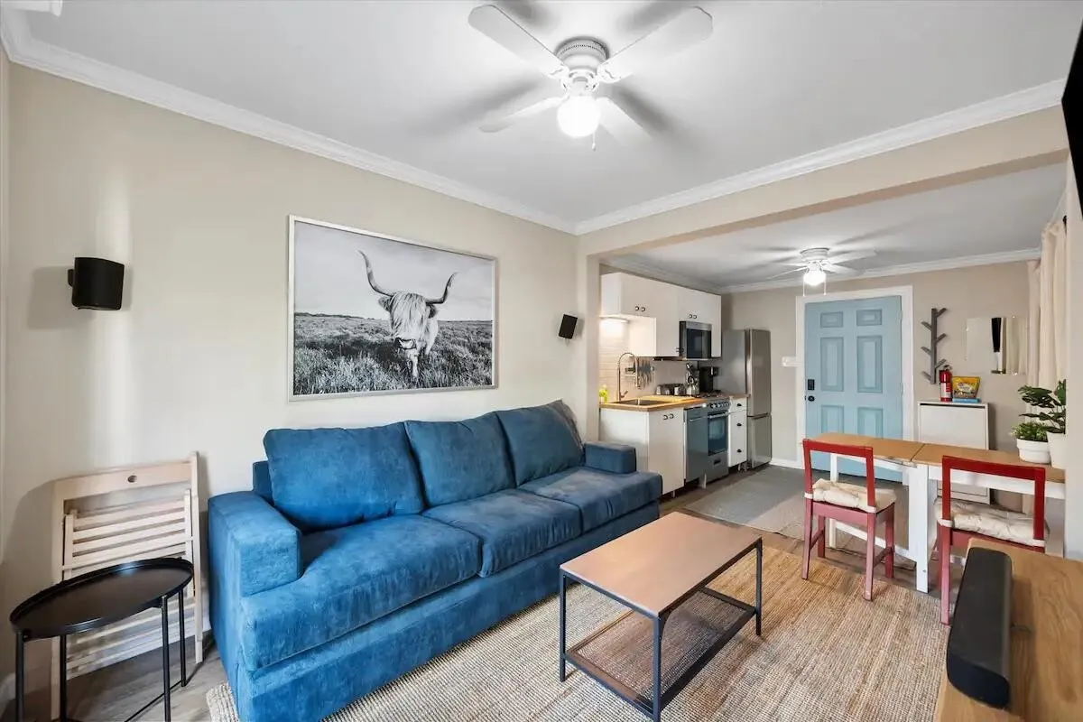 Duplex For Rent in Tarrant County , 3285 Clover Lane Street, Fort Worth, Texas 76107, 1 Bedroom, 1 Bathroom, Garage spaces, 1,247 Sqft, built in 1943, mls#21397604, Real Estate Agent in Fort Worth, Homes For Rent in Tarrant county, Homes For Rent in Fort Worth, Realtor in Fort Worth Texas, Real Estate Brokerage Independent Realty Texas, Luminita Cordes Realtor