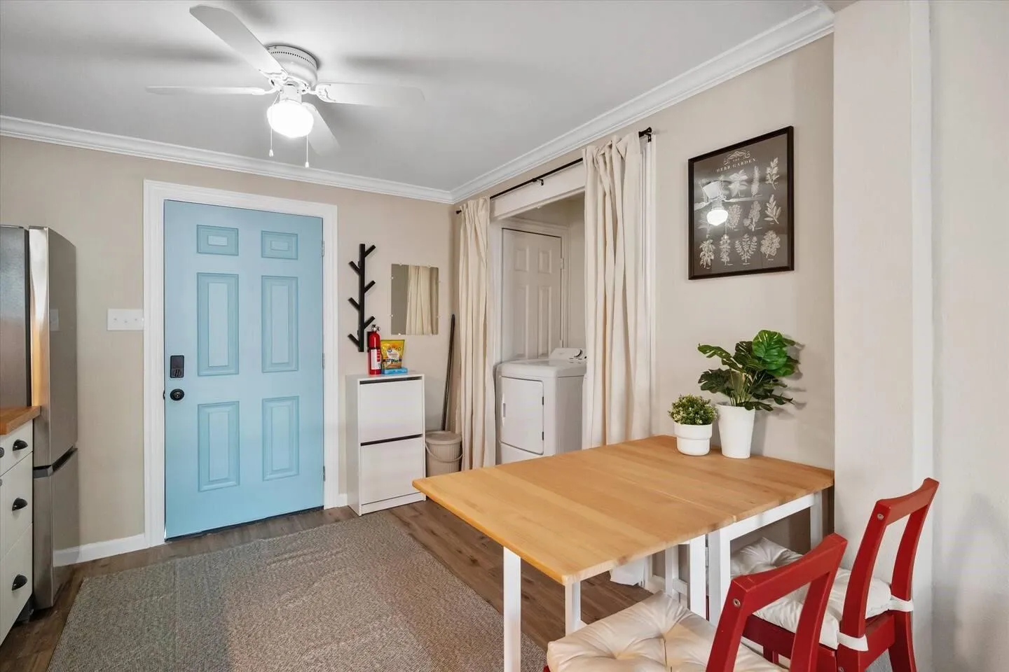Duplex For Rent in Tarrant County , 3285 Clover Lane Street, Fort Worth, Texas 76107, 1 Bedroom, 1 Bathroom, Garage spaces, 1,247 Sqft, built in 1943, mls#21397604, Real Estate Agent in Fort Worth, Homes For Rent in Tarrant county, Homes For Rent in Fort Worth, Realtor in Fort Worth Texas, Real Estate Brokerage Independent Realty Texas, Luminita Cordes Realtor