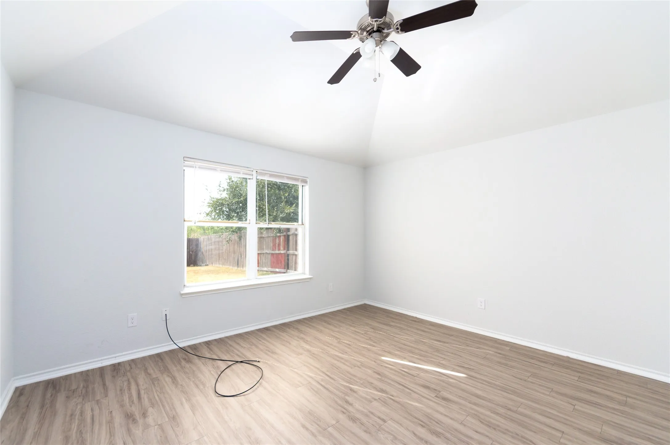 Single Family Residence For Rent in Tarrant County , 3928 Orcas Street, Fort Worth, Texas 76106, 3 Bedroom, 2 Bathroom, 2 Garage spaces, 1,410 Sqft, built in 2009, mls#21396335, Real Estate Agent in Fort Worth, Homes For Rent in Tarrant county, Homes For Rent in Fort Worth, Realtor in Fort Worth Texas, Real Estate Brokerage Independent Realty Texas, Luminita Cordes Realtor