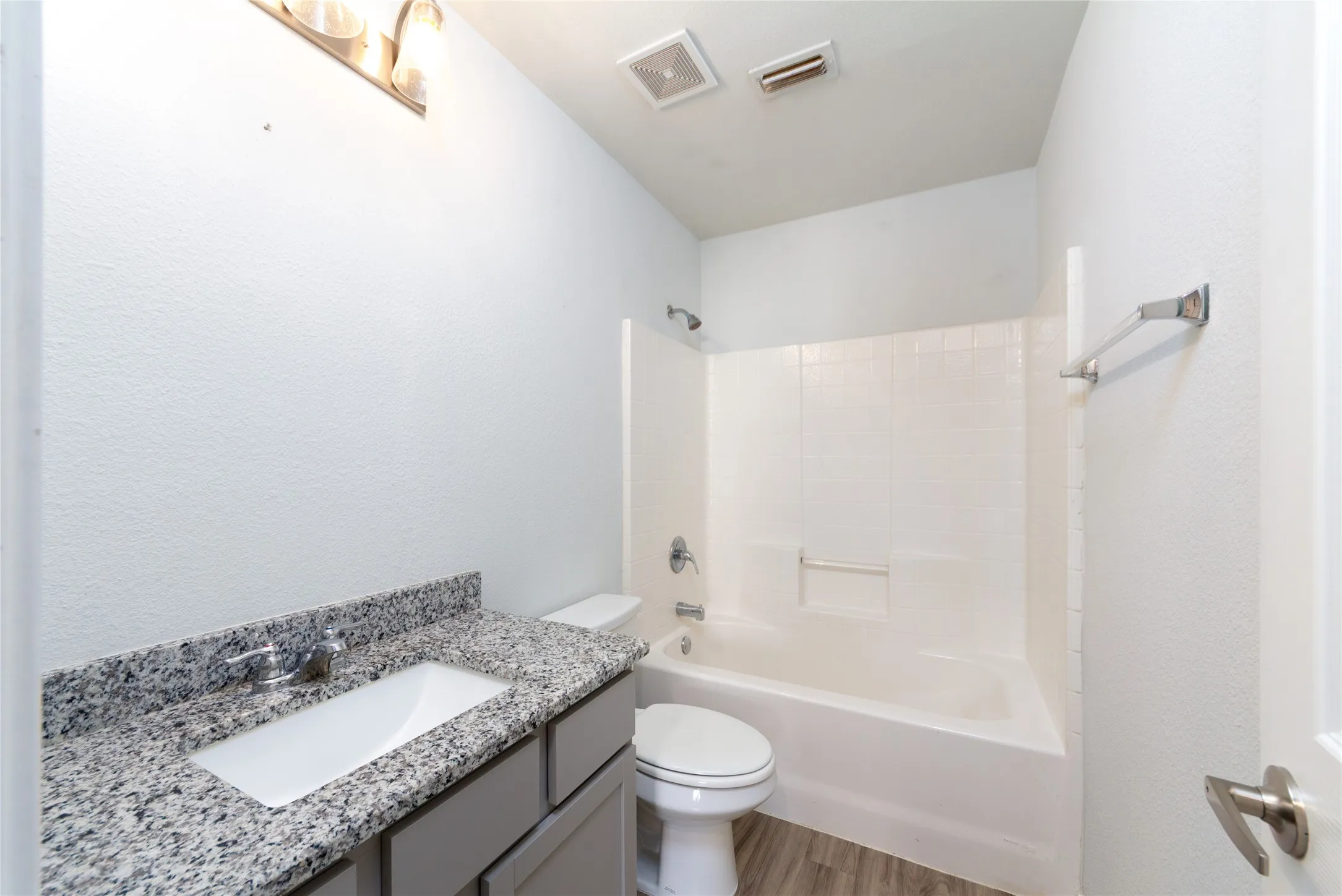 Single Family Residence For Rent in Tarrant County , 3928 Orcas Street, Fort Worth, Texas 76106, 3 Bedroom, 2 Bathroom, 2 Garage spaces, 1,410 Sqft, built in 2009, mls#21396335, Real Estate Agent in Fort Worth, Homes For Rent in Tarrant county, Homes For Rent in Fort Worth, Realtor in Fort Worth Texas, Real Estate Brokerage Independent Realty Texas, Luminita Cordes Realtor