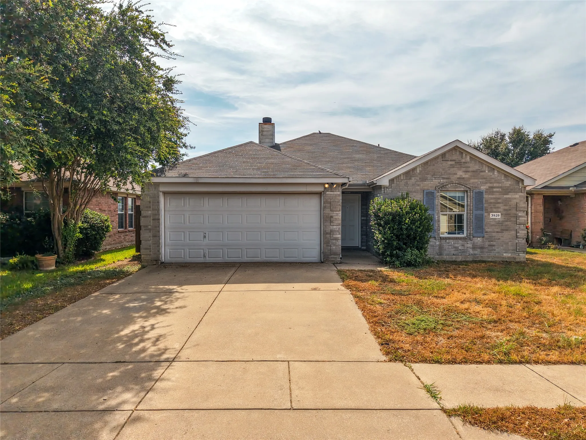 Single Family Residence For Rent in Tarrant County , 3928 Orcas Street, Fort Worth, Texas 76106, 3 Bedroom, 2 Bathroom, 2 Garage spaces, 1,410 Sqft, built in 2009, mls#21396335, Real Estate Agent in Fort Worth, Homes For Rent in Tarrant county, Homes For Rent in Fort Worth, Realtor in Fort Worth Texas, Real Estate Brokerage Independent Realty Texas, Luminita Cordes Realtor