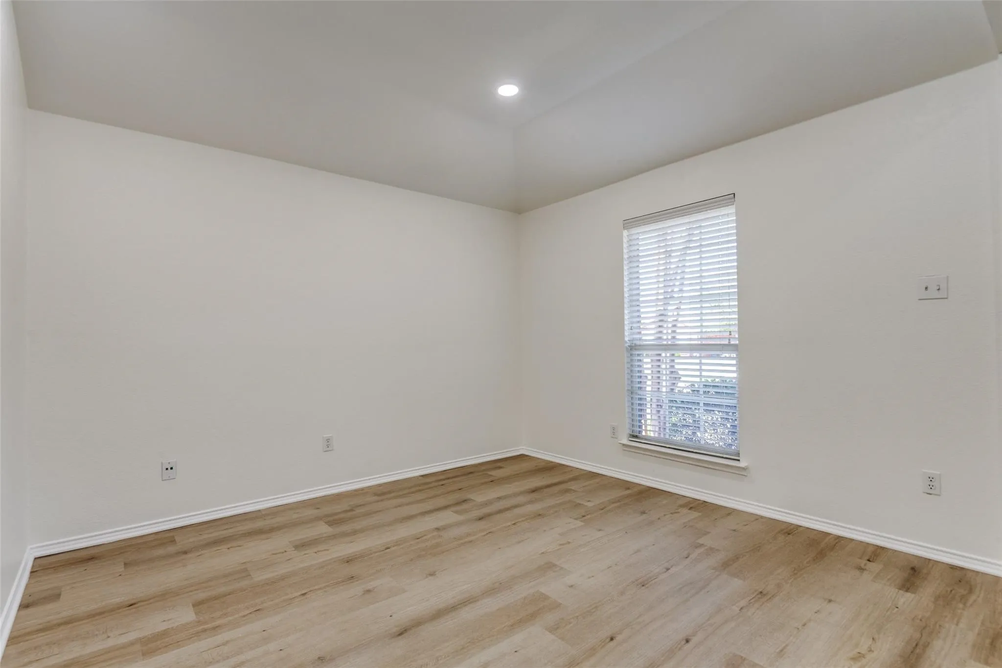 Single Family Residence For Rent in Denton County , 4153 Cherry Ridge Drive, Frisco, Texas 75035, 3 Bedroom, 2 Bathroom, 2 Garage spaces, 1,900 Sqft, built in 2004, mls#21393524, Real Estate Agent in Frisco, Homes For Rent in Denton county, Homes For Rent in Frisco, Realtor in Frisco Texas, Real Estate Brokerage Independent Realty Texas, Luminita Cordes Realtor