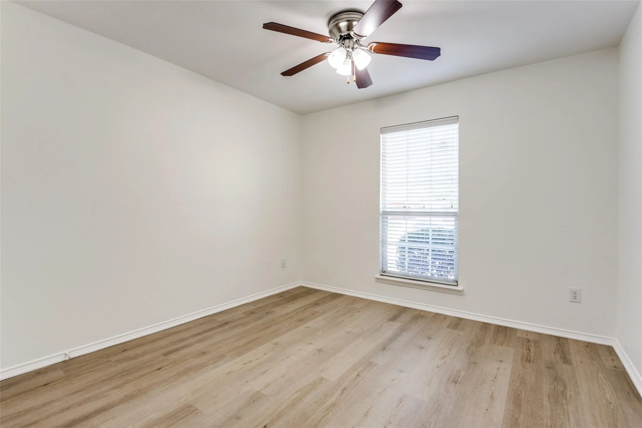 Single Family Residence For Rent in Denton County , 4153 Cherry Ridge Drive, Frisco, Texas 75035, 3 Bedroom, 2 Bathroom, 2 Garage spaces, 1,900 Sqft, built in 2004, mls#21393524, Real Estate Agent in Frisco, Homes For Rent in Denton county, Homes For Rent in Frisco, Realtor in Frisco Texas, Real Estate Brokerage Independent Realty Texas, Luminita Cordes Realtor