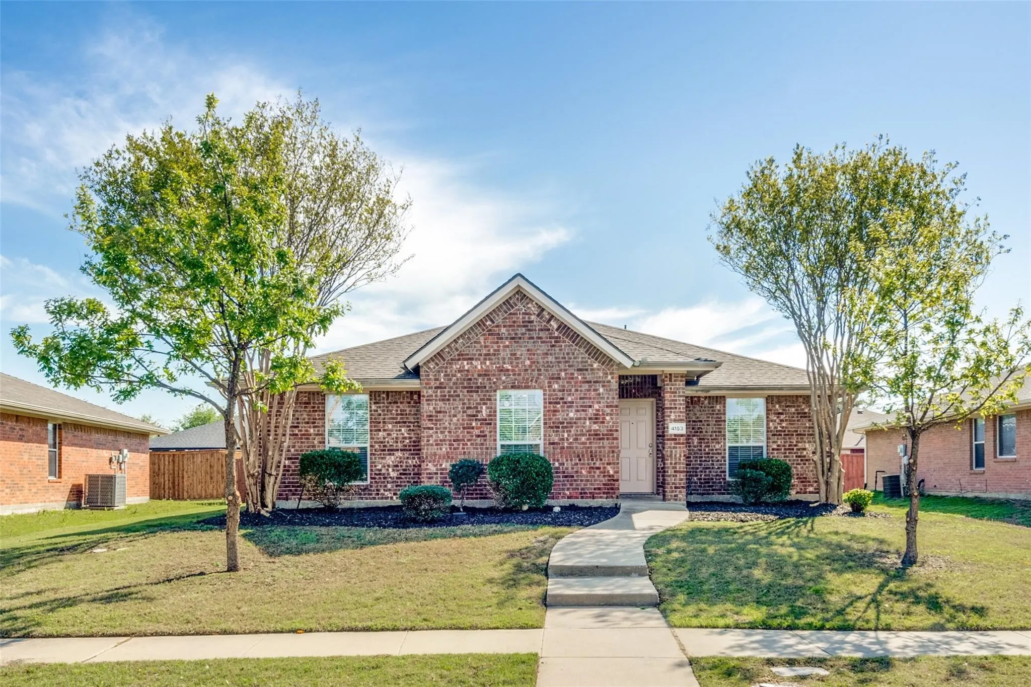 Single Family Residence For Rent in Denton County , 4153 Cherry Ridge Drive, Frisco, Texas 75035, 3 Bedroom, 2 Bathroom, 2 Garage spaces, 1,900 Sqft, built in 2004, mls#21393524, Real Estate Agent in Frisco, Homes For Rent in Denton county, Homes For Rent in Frisco, Realtor in Frisco Texas, Real Estate Brokerage Independent Realty Texas, Luminita Cordes Realtor