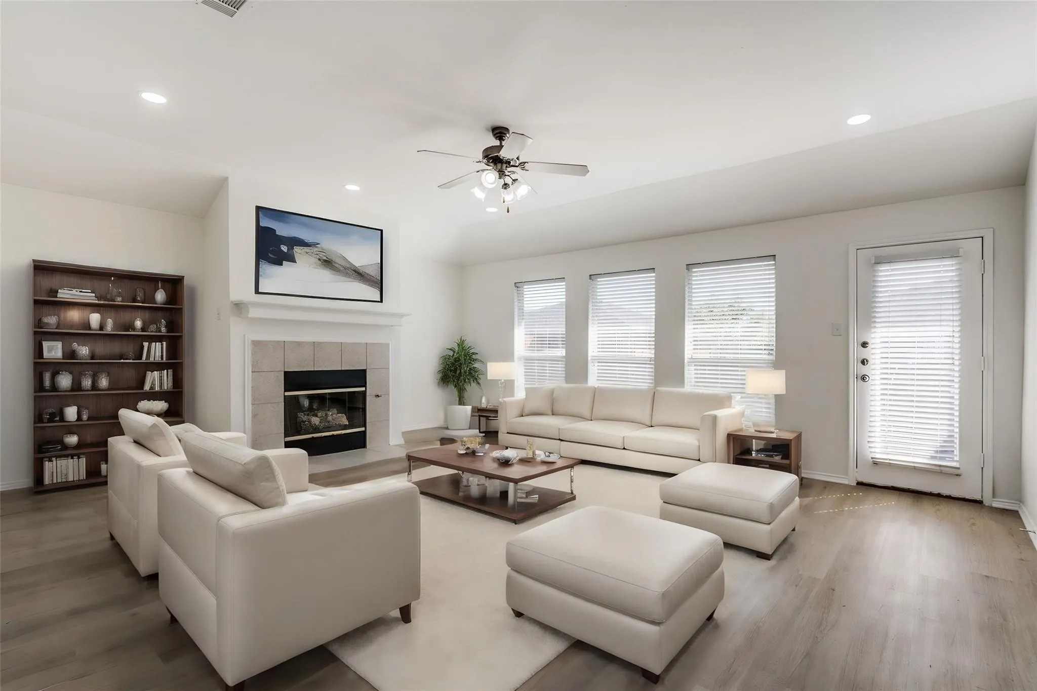 Single Family Residence For Rent in Denton County , 4153 Cherry Ridge Drive, Frisco, Texas 75035, 3 Bedroom, 2 Bathroom, 2 Garage spaces, 1,900 Sqft, built in 2004, mls#21393524, Real Estate Agent in Frisco, Homes For Rent in Denton county, Homes For Rent in Frisco, Realtor in Frisco Texas, Real Estate Brokerage Independent Realty Texas, Luminita Cordes Realtor