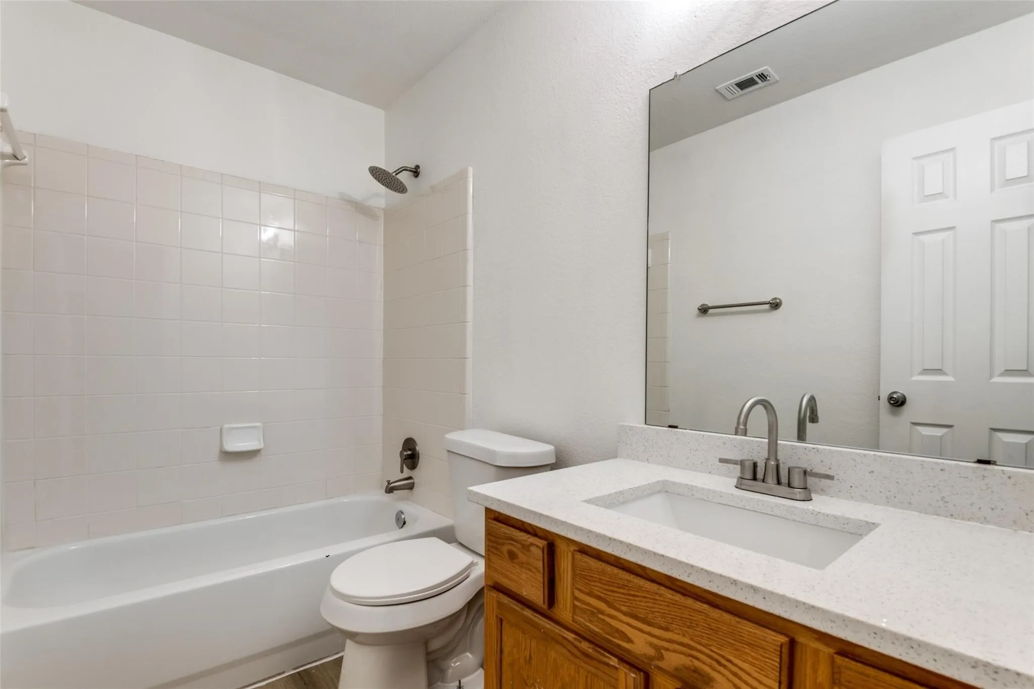 Single Family Residence For Rent in Denton County , 4153 Cherry Ridge Drive, Frisco, Texas 75035, 3 Bedroom, 2 Bathroom, 2 Garage spaces, 1,900 Sqft, built in 2004, mls#21393524, Real Estate Agent in Frisco, Homes For Rent in Denton county, Homes For Rent in Frisco, Realtor in Frisco Texas, Real Estate Brokerage Independent Realty Texas, Luminita Cordes Realtor