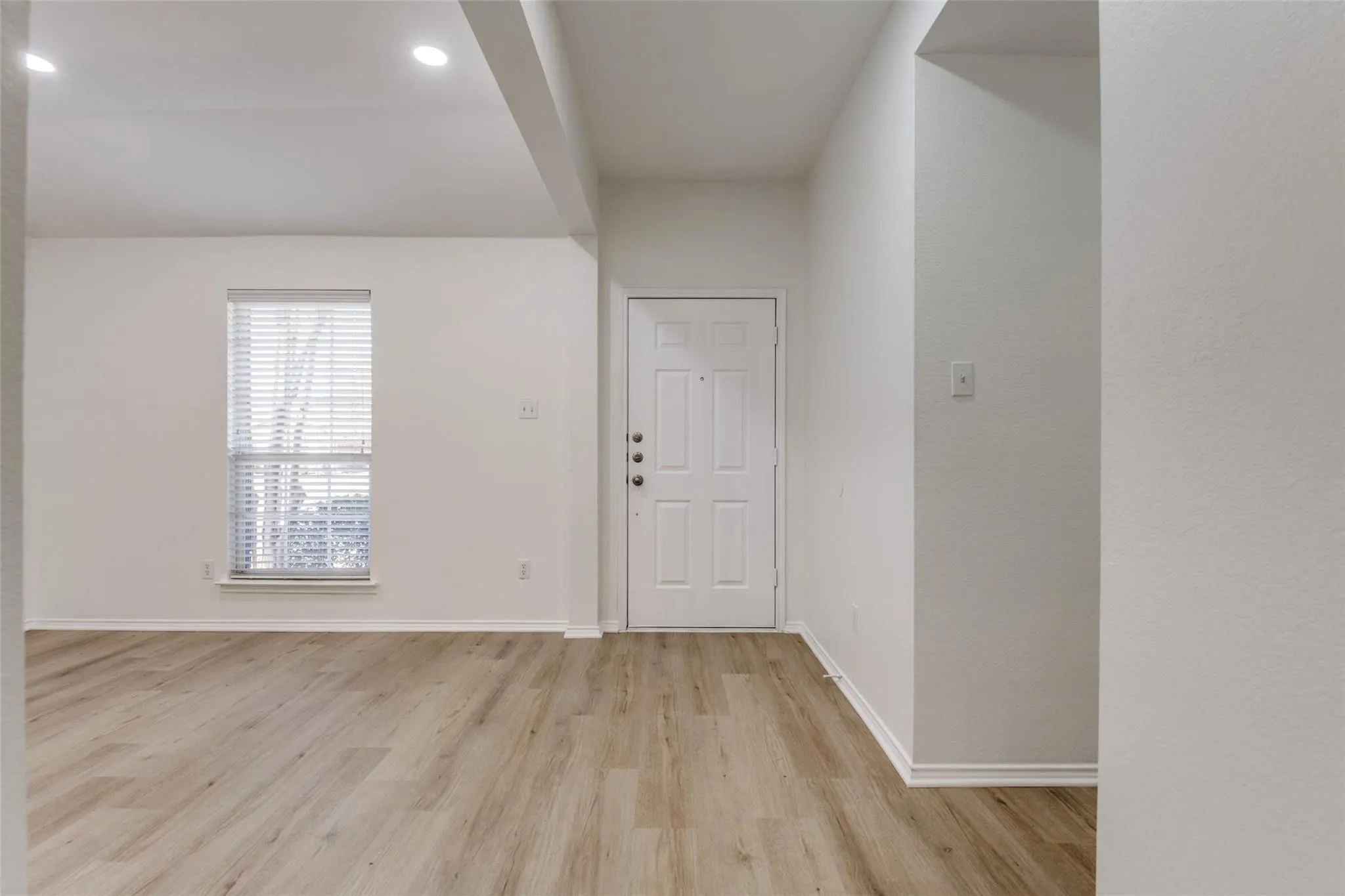 Single Family Residence For Rent in Denton County , 4153 Cherry Ridge Drive, Frisco, Texas 75035, 3 Bedroom, 2 Bathroom, 2 Garage spaces, 1,900 Sqft, built in 2004, mls#21393524, Real Estate Agent in Frisco, Homes For Rent in Denton county, Homes For Rent in Frisco, Realtor in Frisco Texas, Real Estate Brokerage Independent Realty Texas, Luminita Cordes Realtor