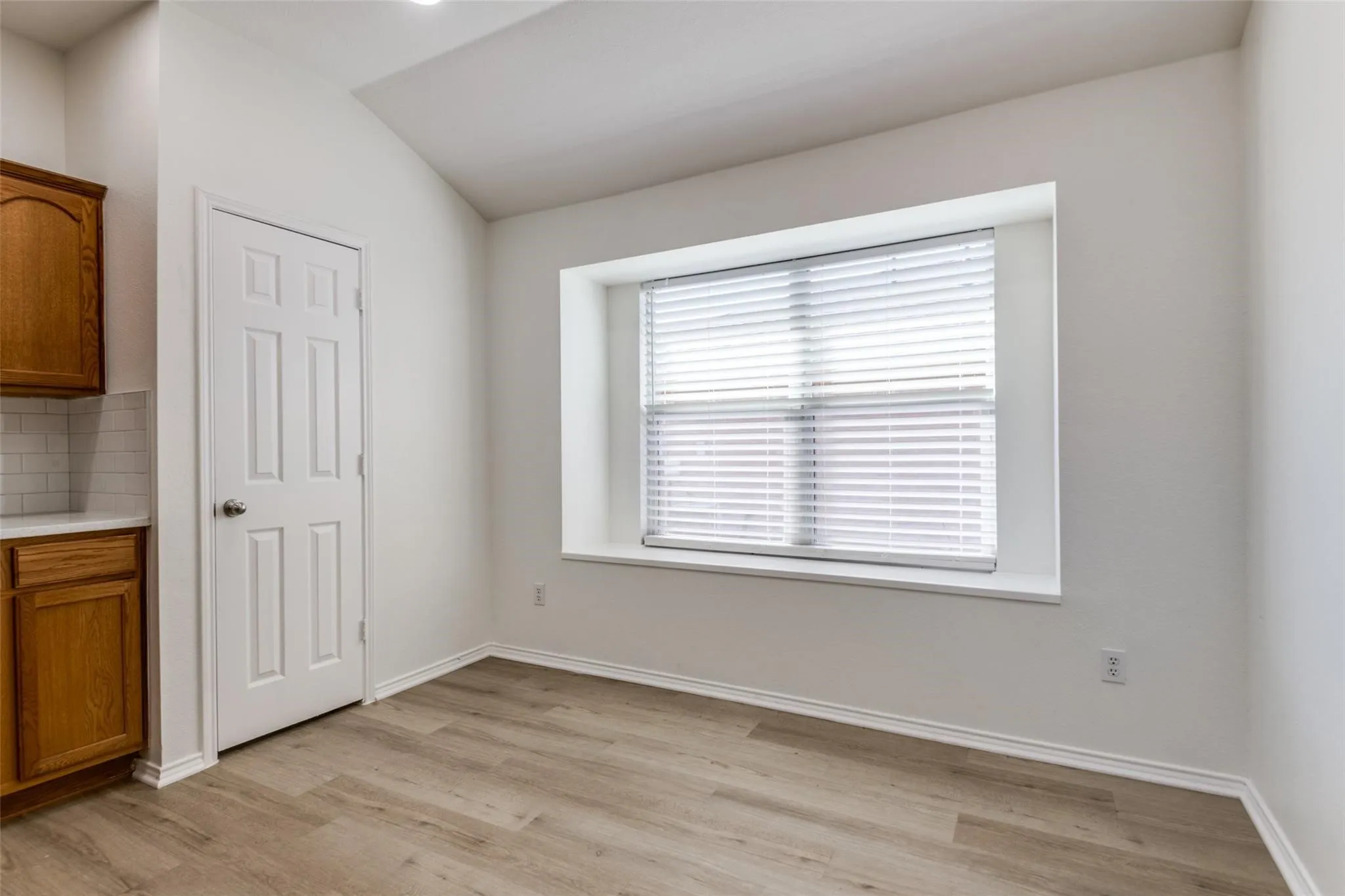 Single Family Residence For Rent in Denton County , 4153 Cherry Ridge Drive, Frisco, Texas 75035, 3 Bedroom, 2 Bathroom, 2 Garage spaces, 1,900 Sqft, built in 2004, mls#21393524, Real Estate Agent in Frisco, Homes For Rent in Denton county, Homes For Rent in Frisco, Realtor in Frisco Texas, Real Estate Brokerage Independent Realty Texas, Luminita Cordes Realtor