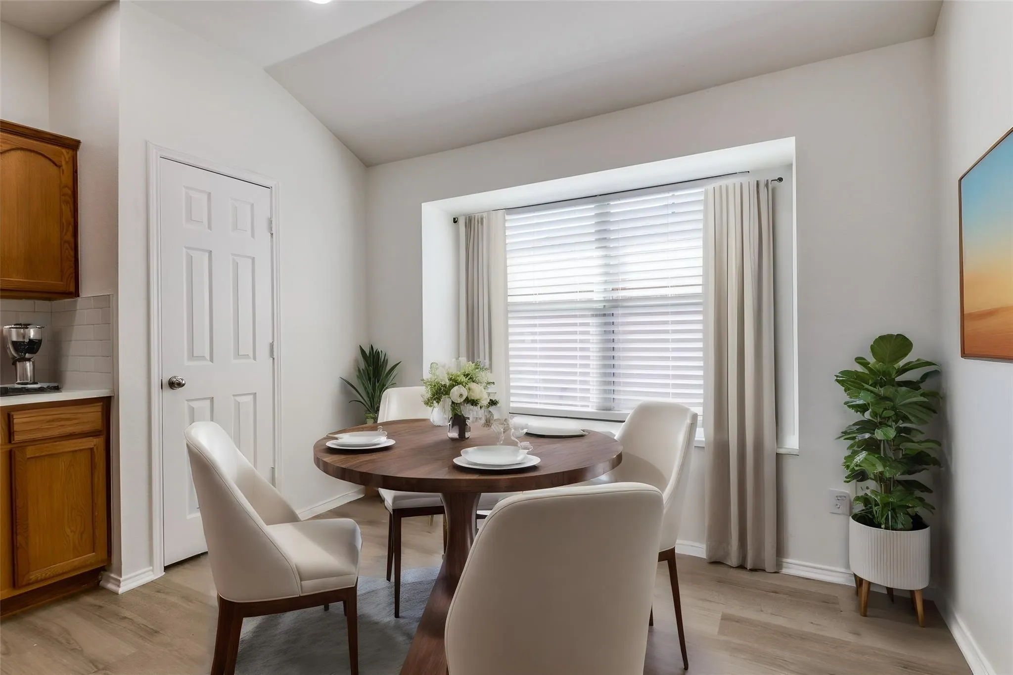 Single Family Residence For Rent in Denton County , 4153 Cherry Ridge Drive, Frisco, Texas 75035, 3 Bedroom, 2 Bathroom, 2 Garage spaces, 1,900 Sqft, built in 2004, mls#21393524, Real Estate Agent in Frisco, Homes For Rent in Denton county, Homes For Rent in Frisco, Realtor in Frisco Texas, Real Estate Brokerage Independent Realty Texas, Luminita Cordes Realtor