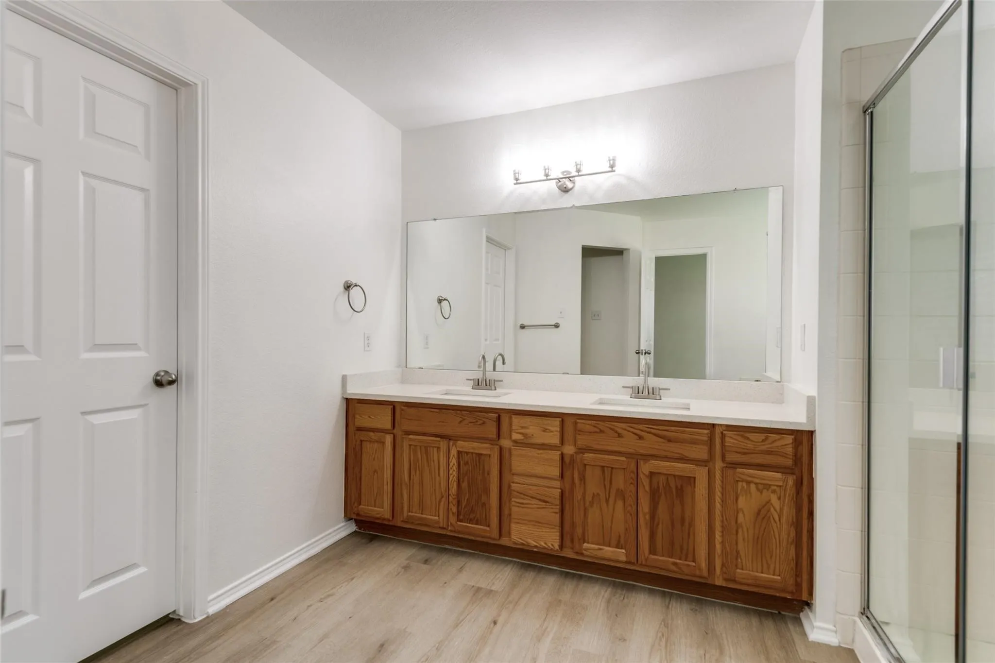 Single Family Residence For Rent in Denton County , 4153 Cherry Ridge Drive, Frisco, Texas 75035, 3 Bedroom, 2 Bathroom, 2 Garage spaces, 1,900 Sqft, built in 2004, mls#21393524, Real Estate Agent in Frisco, Homes For Rent in Denton county, Homes For Rent in Frisco, Realtor in Frisco Texas, Real Estate Brokerage Independent Realty Texas, Luminita Cordes Realtor