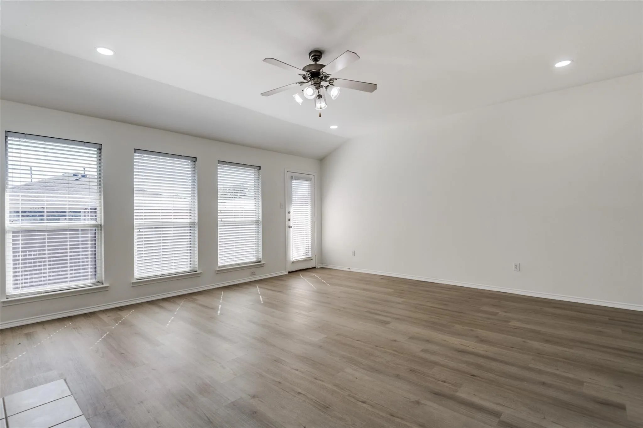 Single Family Residence For Rent in Denton County , 4153 Cherry Ridge Drive, Frisco, Texas 75035, 3 Bedroom, 2 Bathroom, 2 Garage spaces, 1,900 Sqft, built in 2004, mls#21393524, Real Estate Agent in Frisco, Homes For Rent in Denton county, Homes For Rent in Frisco, Realtor in Frisco Texas, Real Estate Brokerage Independent Realty Texas, Luminita Cordes Realtor