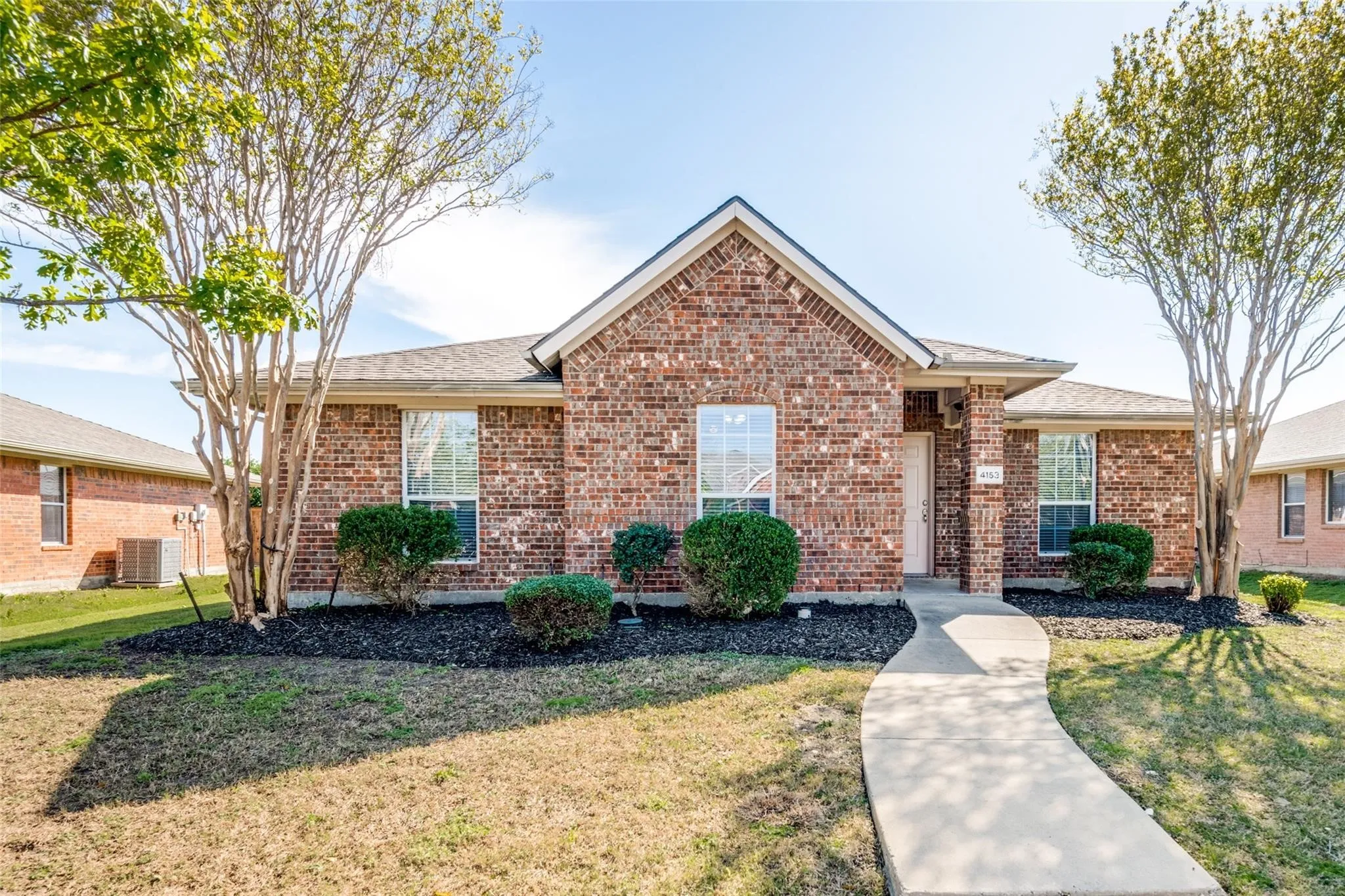 Single Family Residence For Rent in Denton County , 4153 Cherry Ridge Drive, Frisco, Texas 75035, 3 Bedroom, 2 Bathroom, 2 Garage spaces, 1,900 Sqft, built in 2004, mls#21393524, Real Estate Agent in Frisco, Homes For Rent in Denton county, Homes For Rent in Frisco, Realtor in Frisco Texas, Real Estate Brokerage Independent Realty Texas, Luminita Cordes Realtor