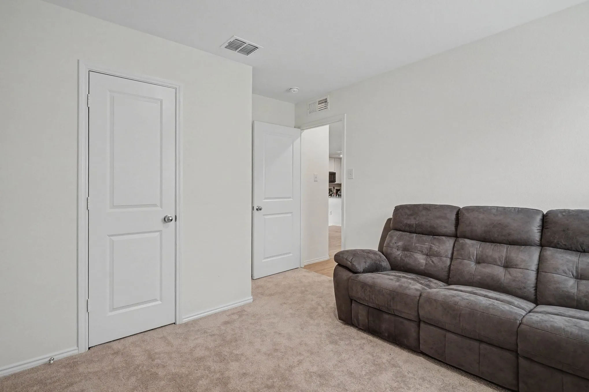 Single Family Residence For Sale in Wise County , 11722 Glorietta Road, Rhome, Texas 76078, 3 Bedroom, 2 Bathroom, 2 Garage spaces, 1,266 Sqft, built in 2024, mls#21397421, Real Estate Agent in Rhome, Homes For Sale in Wise county, Homes For Sale in Rhome, Realtor in Rhome Texas, Real Estate Brokerage Independent Realty Texas, Luminita Cordes Realtor