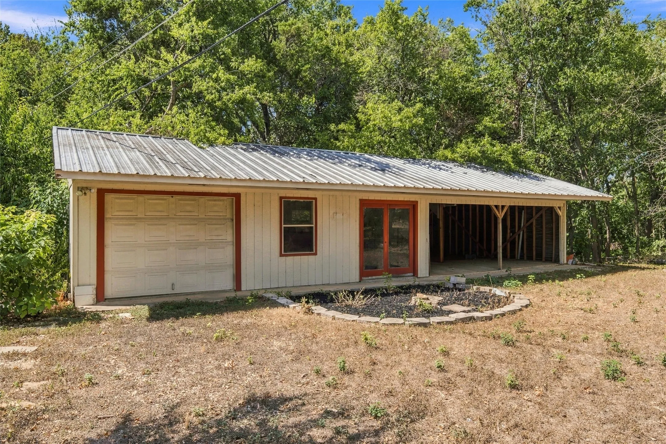 Single Family Residence For Sale in Mc Lennan County , 9325 Bryce Drive, Woodway, Texas 76712, 3 Bedroom, 2 Bathroom, 1 Garage spaces, 2,221 Sqft, built in 1971, mls#21397496, Real Estate Agent in Woodway, Homes For Sale in Mc Lennan county, Homes For Sale in Woodway, Realtor in Woodway Texas, Real Estate Brokerage Independent Realty Texas, Luminita Cordes Realtor