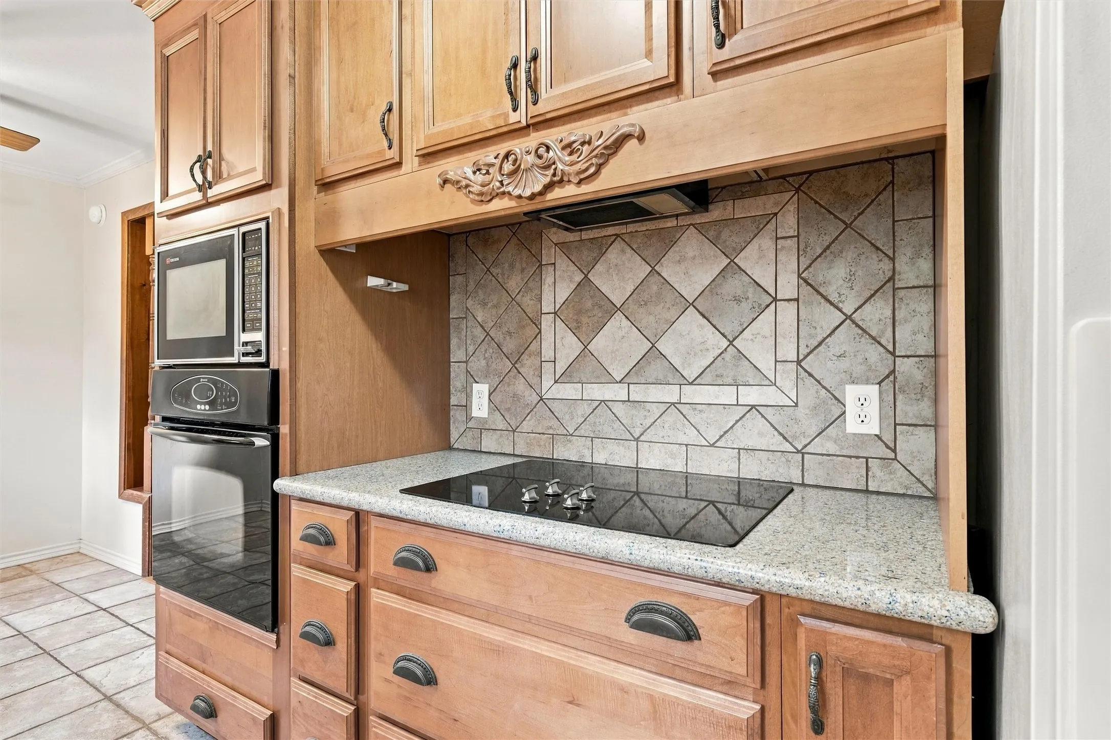 Single Family Residence For Sale in Mc Lennan County , 9325 Bryce Drive, Woodway, Texas 76712, 3 Bedroom, 2 Bathroom, 1 Garage spaces, 2,221 Sqft, built in 1971, mls#21397496, Real Estate Agent in Woodway, Homes For Sale in Mc Lennan county, Homes For Sale in Woodway, Realtor in Woodway Texas, Real Estate Brokerage Independent Realty Texas, Luminita Cordes Realtor