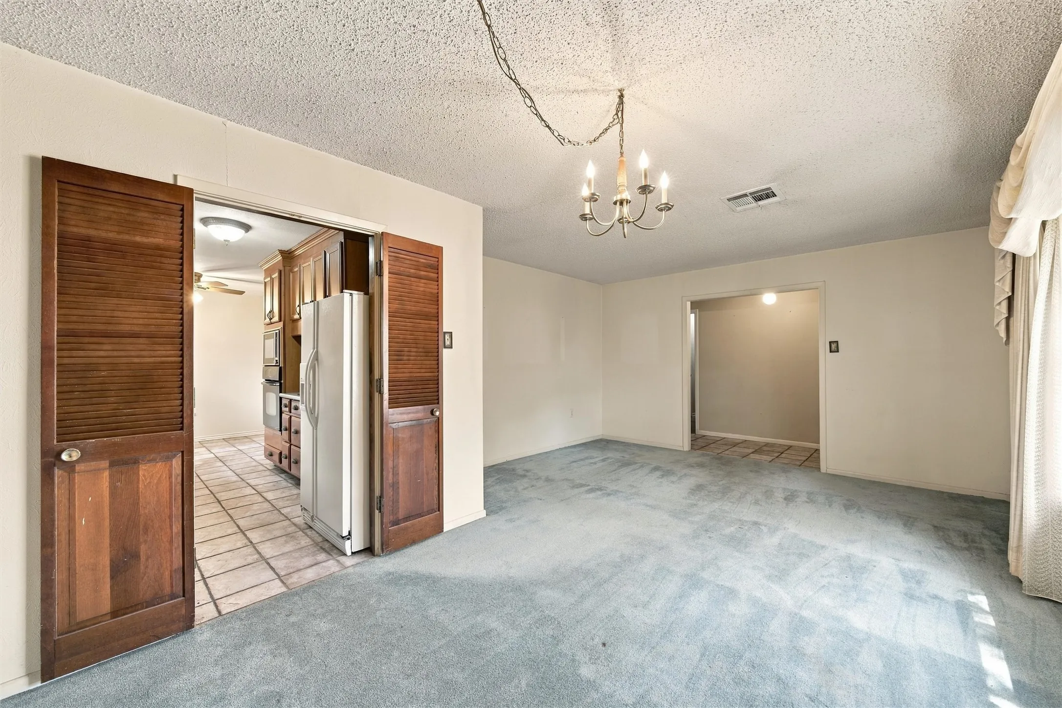 Single Family Residence For Sale in Mc Lennan County , 9325 Bryce Drive, Woodway, Texas 76712, 3 Bedroom, 2 Bathroom, 1 Garage spaces, 2,221 Sqft, built in 1971, mls#21397496, Real Estate Agent in Woodway, Homes For Sale in Mc Lennan county, Homes For Sale in Woodway, Realtor in Woodway Texas, Real Estate Brokerage Independent Realty Texas, Luminita Cordes Realtor