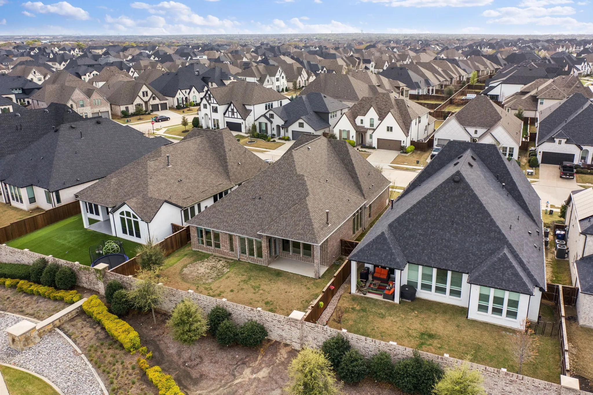 Single Family Residence For Sale in Collin County , 3516 Clairborne Drive, Celina, Texas 75009, 4 Bedroom, 4 Bathroom, 3 Garage spaces, 3,012 Sqft, built in 2021, mls#21397632, Real Estate Agent in Celina, Homes For Sale in Collin county, Homes For Sale in Celina, Realtor in Celina Texas, Real Estate Brokerage Independent Realty Texas, Luminita Cordes Realtor
