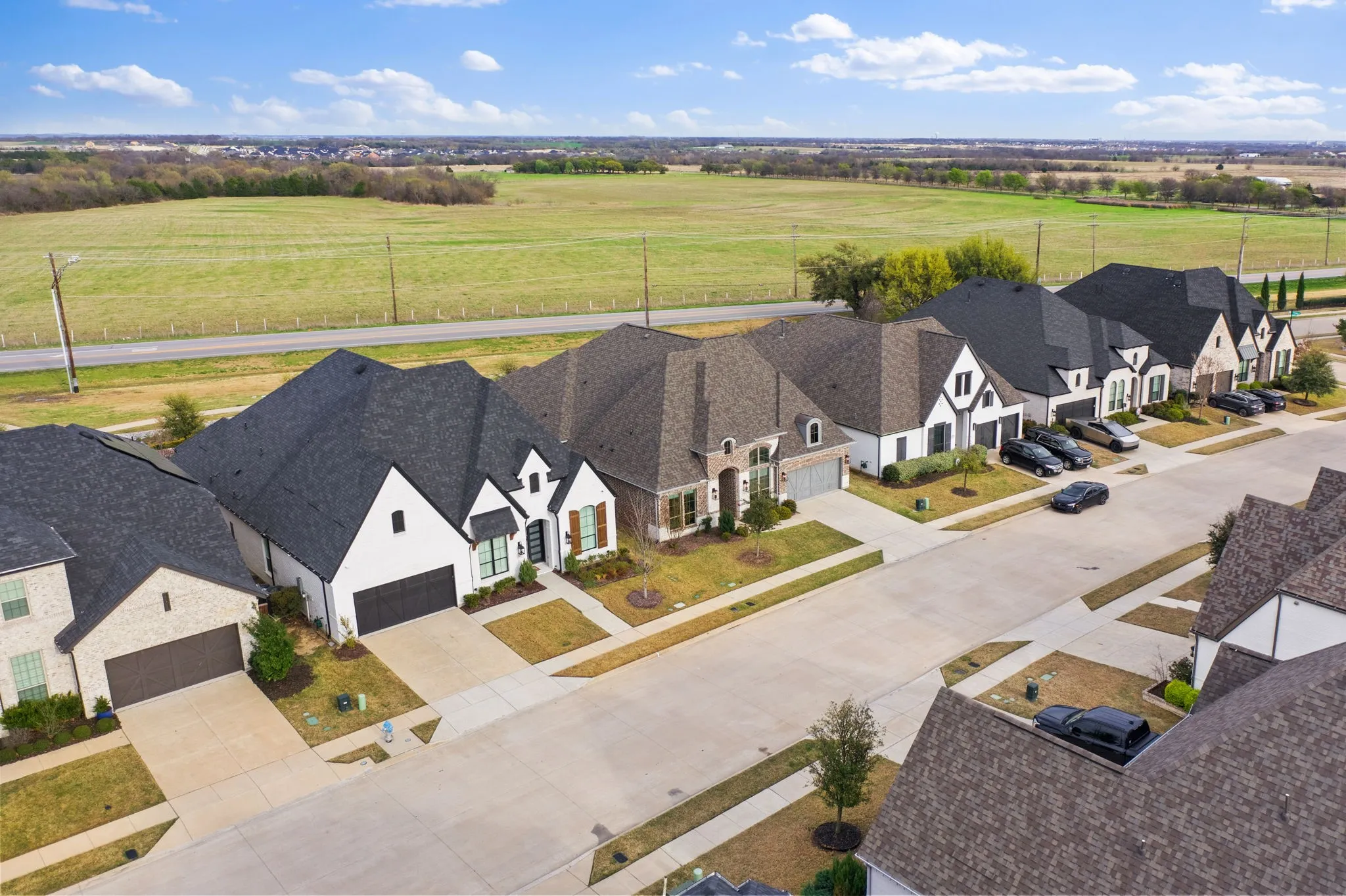 Single Family Residence For Sale in Collin County , 3516 Clairborne Drive, Celina, Texas 75009, 4 Bedroom, 4 Bathroom, 3 Garage spaces, 3,012 Sqft, built in 2021, mls#21397632, Real Estate Agent in Celina, Homes For Sale in Collin county, Homes For Sale in Celina, Realtor in Celina Texas, Real Estate Brokerage Independent Realty Texas, Luminita Cordes Realtor