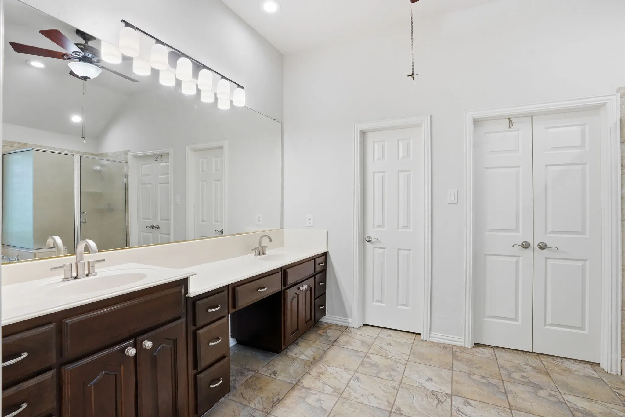 Single Family Residence For Sale in Tarrant County , 1921 Old York Drive, Keller, Texas 76248, 4 Bedroom, 3 Bathroom, 2 Garage spaces, 2,845 Sqft, built in 1999, mls#21391956, Real Estate Agent in Keller, Homes For Sale in Tarrant county, Homes For Sale in Keller, Realtor in Keller Texas, Real Estate Brokerage Independent Realty Texas, Luminita Cordes Realtor