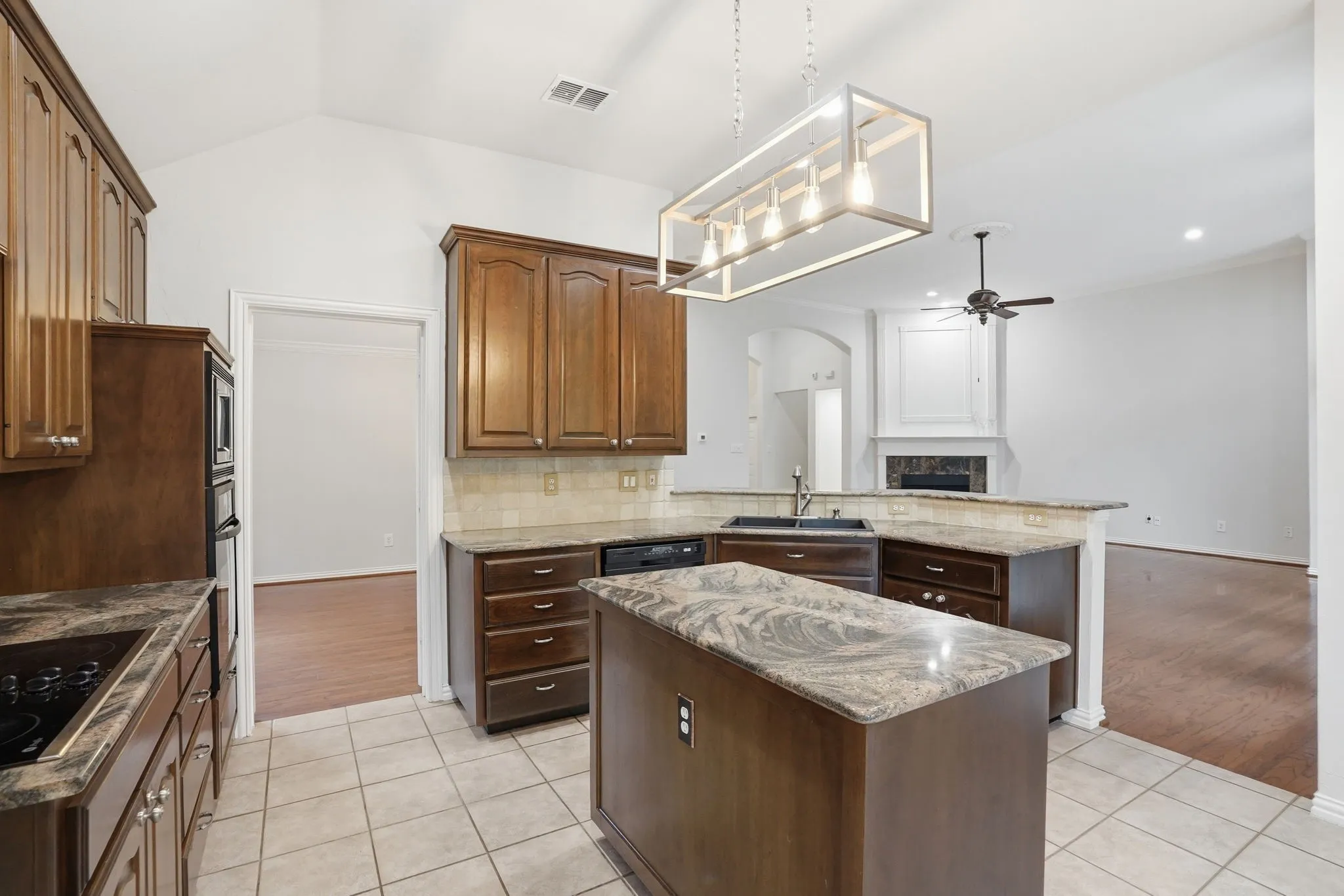 Single Family Residence For Sale in Tarrant County , 1921 Old York Drive, Keller, Texas 76248, 4 Bedroom, 3 Bathroom, 2 Garage spaces, 2,845 Sqft, built in 1999, mls#21391956, Real Estate Agent in Keller, Homes For Sale in Tarrant county, Homes For Sale in Keller, Realtor in Keller Texas, Real Estate Brokerage Independent Realty Texas, Luminita Cordes Realtor