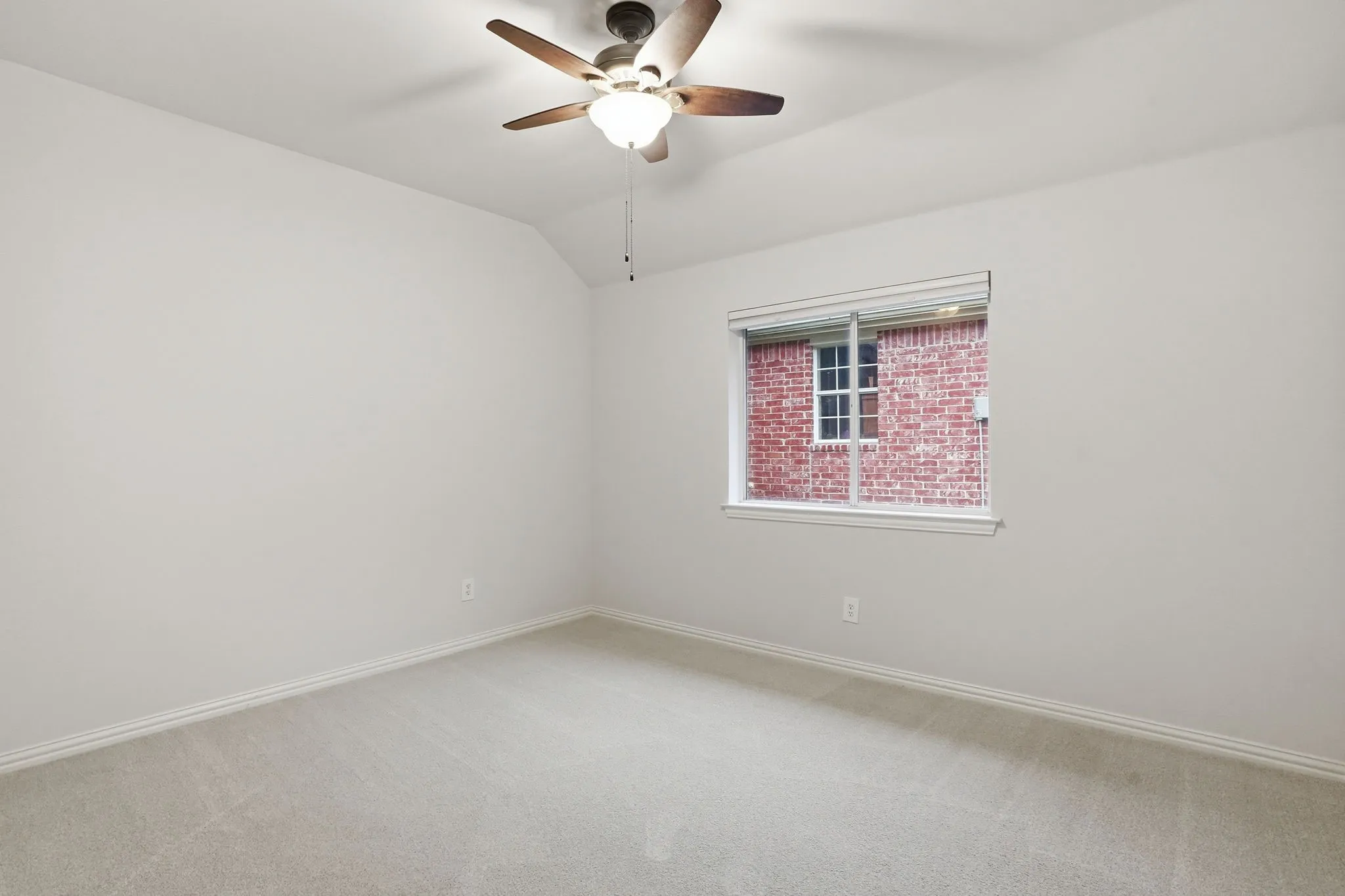 Single Family Residence For Sale in Tarrant County , 1921 Old York Drive, Keller, Texas 76248, 4 Bedroom, 3 Bathroom, 2 Garage spaces, 2,845 Sqft, built in 1999, mls#21391956, Real Estate Agent in Keller, Homes For Sale in Tarrant county, Homes For Sale in Keller, Realtor in Keller Texas, Real Estate Brokerage Independent Realty Texas, Luminita Cordes Realtor
