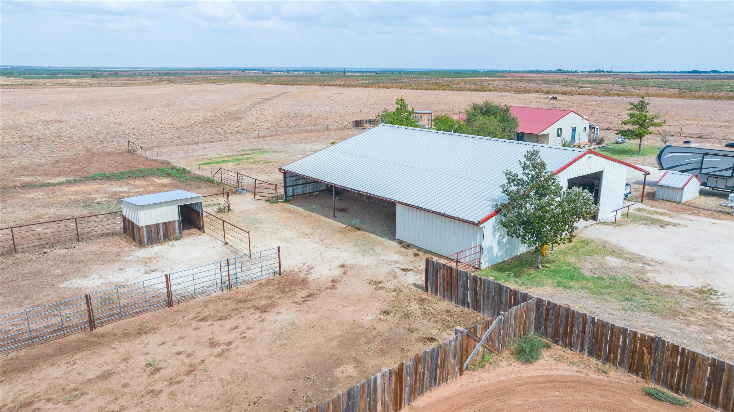 Single Family Residence For Sale in Jones County , 14505 County Road 453, Merkel, Texas 79536, 2 Bedroom, 2 Bathroom, Garage spaces, 1,350 Sqft, built in 2015, mls#21394515, Real Estate Agent in Merkel, Homes For Sale in Jones county, Homes For Sale in Merkel, Realtor in Merkel Texas, Real Estate Brokerage Independent Realty Texas, Luminita Cordes Realtor