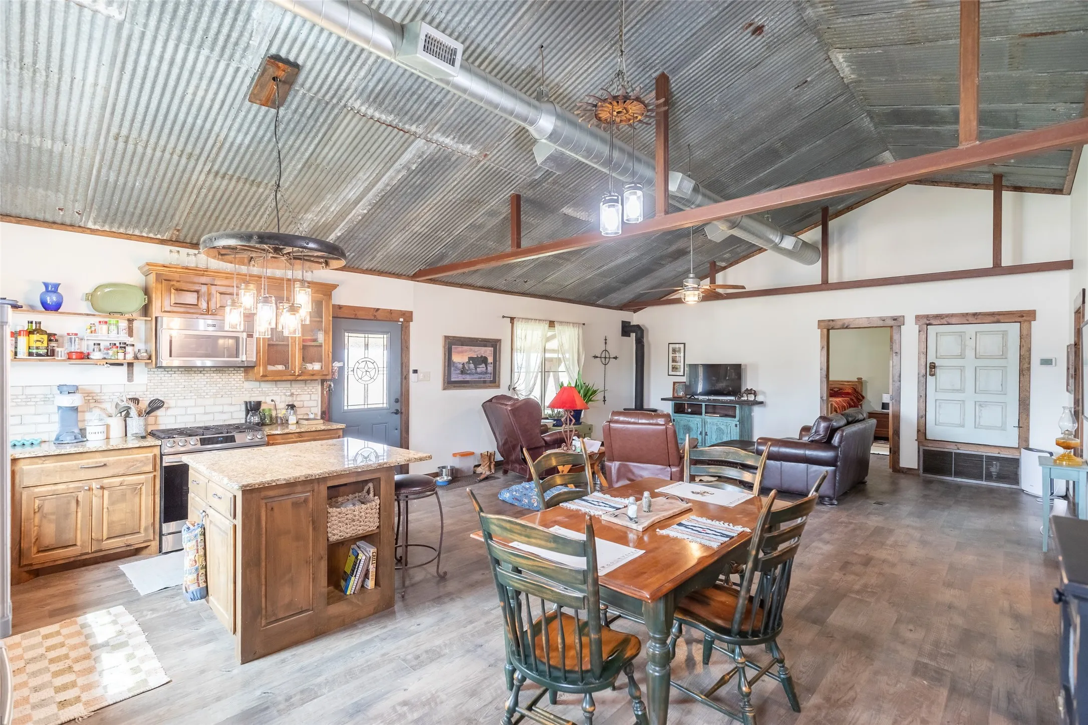 Single Family Residence For Sale in Jones County , 14505 County Road 453, Merkel, Texas 79536, 2 Bedroom, 2 Bathroom, Garage spaces, 1,350 Sqft, built in 2015, mls#21394515, Real Estate Agent in Merkel, Homes For Sale in Jones county, Homes For Sale in Merkel, Realtor in Merkel Texas, Real Estate Brokerage Independent Realty Texas, Luminita Cordes Realtor