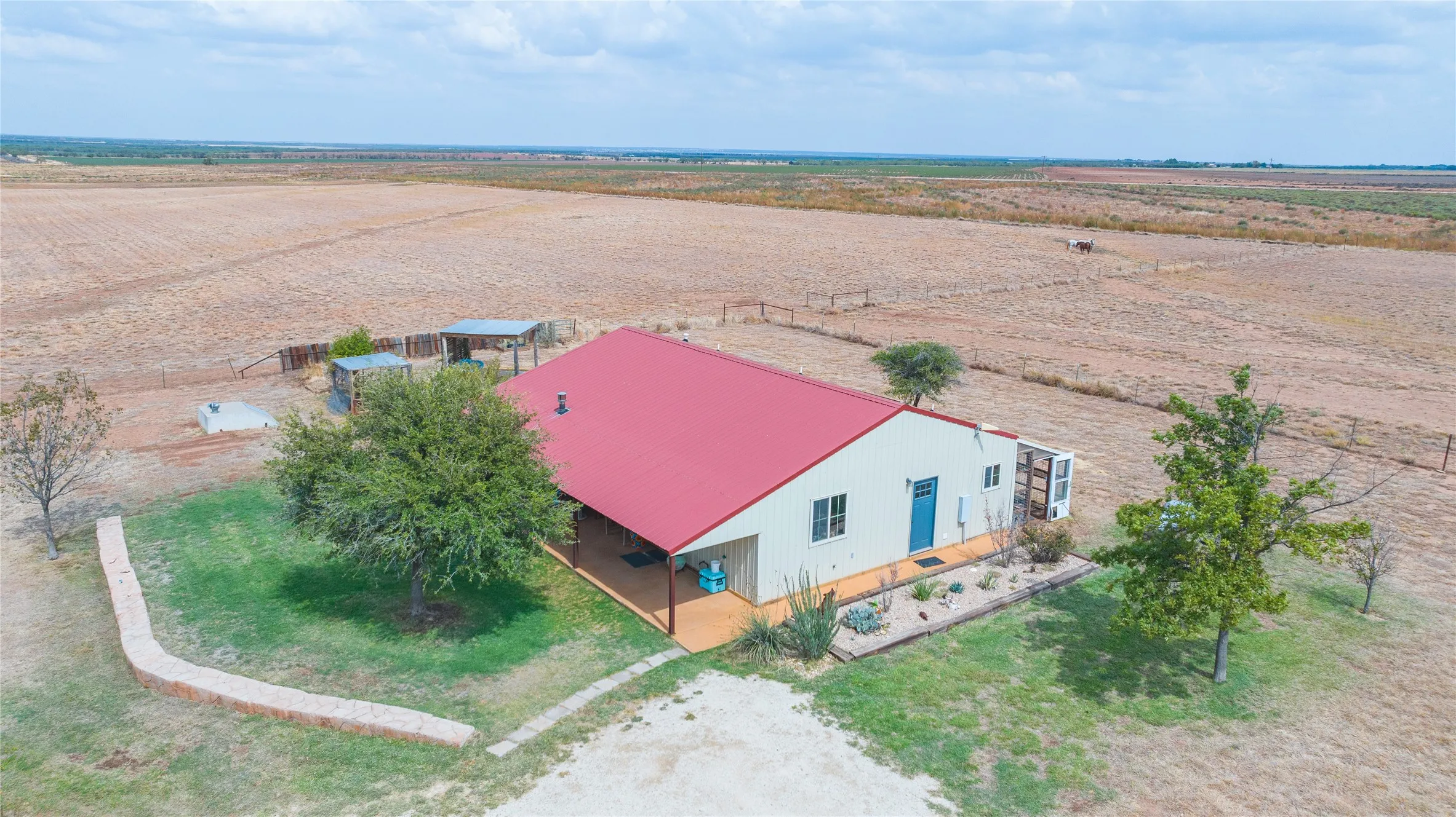 Single Family Residence For Sale in Jones County , 14505 County Road 453, Merkel, Texas 79536, 2 Bedroom, 2 Bathroom, Garage spaces, 1,350 Sqft, built in 2015, mls#21394515, Real Estate Agent in Merkel, Homes For Sale in Jones county, Homes For Sale in Merkel, Realtor in Merkel Texas, Real Estate Brokerage Independent Realty Texas, Luminita Cordes Realtor