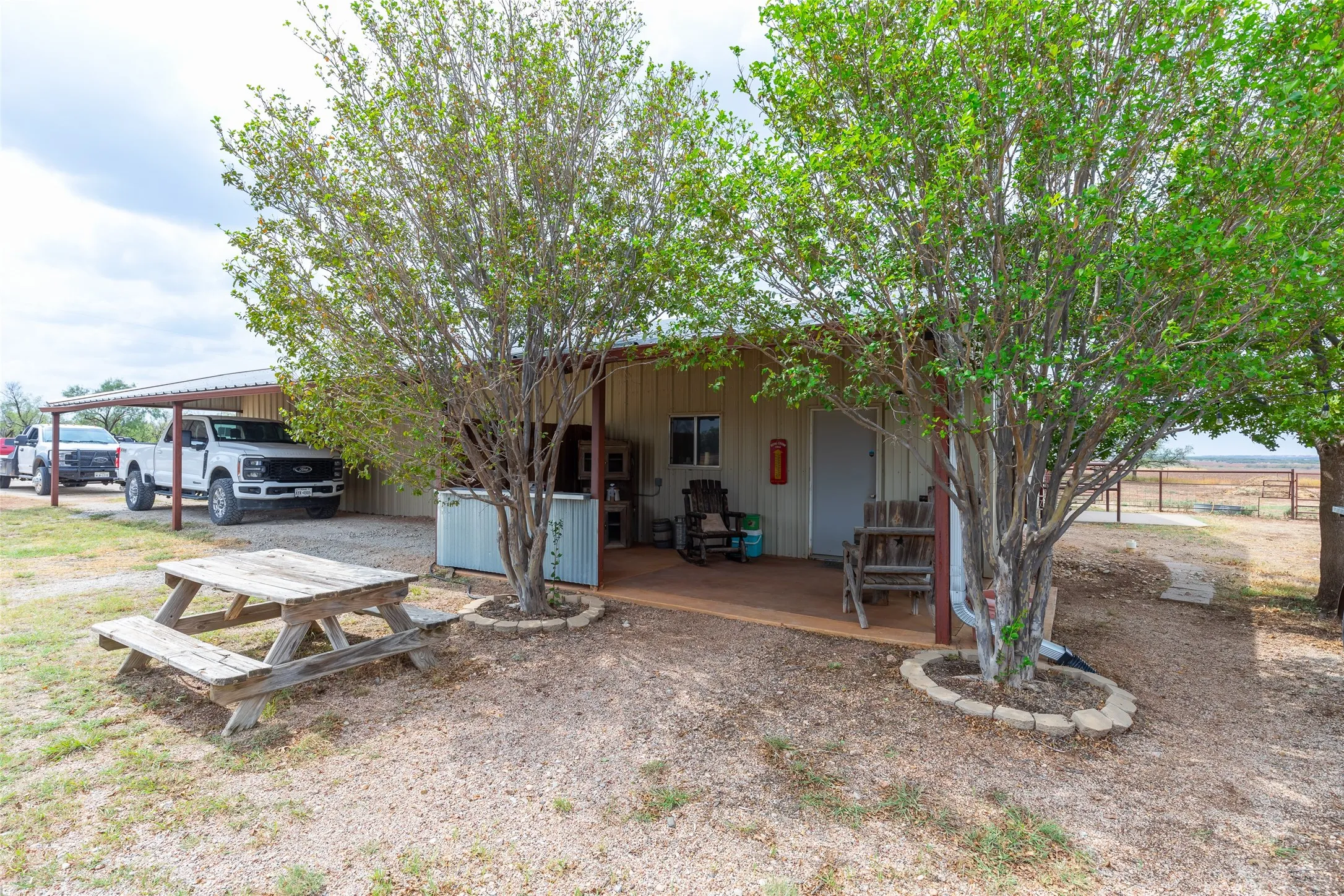 Single Family Residence For Sale in Jones County , 14505 County Road 453, Merkel, Texas 79536, 2 Bedroom, 2 Bathroom, Garage spaces, 1,350 Sqft, built in 2015, mls#21394515, Real Estate Agent in Merkel, Homes For Sale in Jones county, Homes For Sale in Merkel, Realtor in Merkel Texas, Real Estate Brokerage Independent Realty Texas, Luminita Cordes Realtor