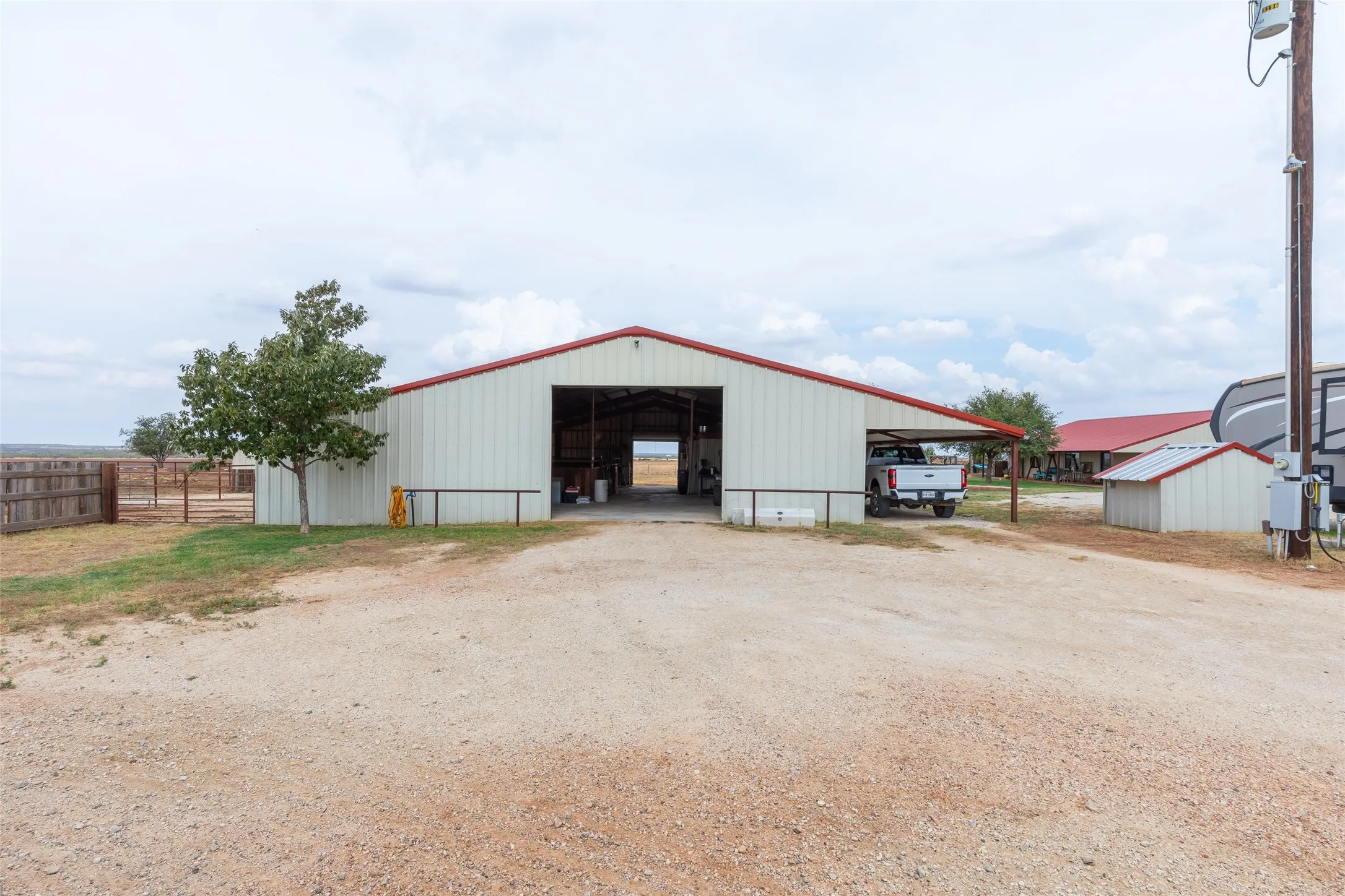 Single Family Residence For Sale in Jones County , 14505 County Road 453, Merkel, Texas 79536, 2 Bedroom, 2 Bathroom, Garage spaces, 1,350 Sqft, built in 2015, mls#21394515, Real Estate Agent in Merkel, Homes For Sale in Jones county, Homes For Sale in Merkel, Realtor in Merkel Texas, Real Estate Brokerage Independent Realty Texas, Luminita Cordes Realtor