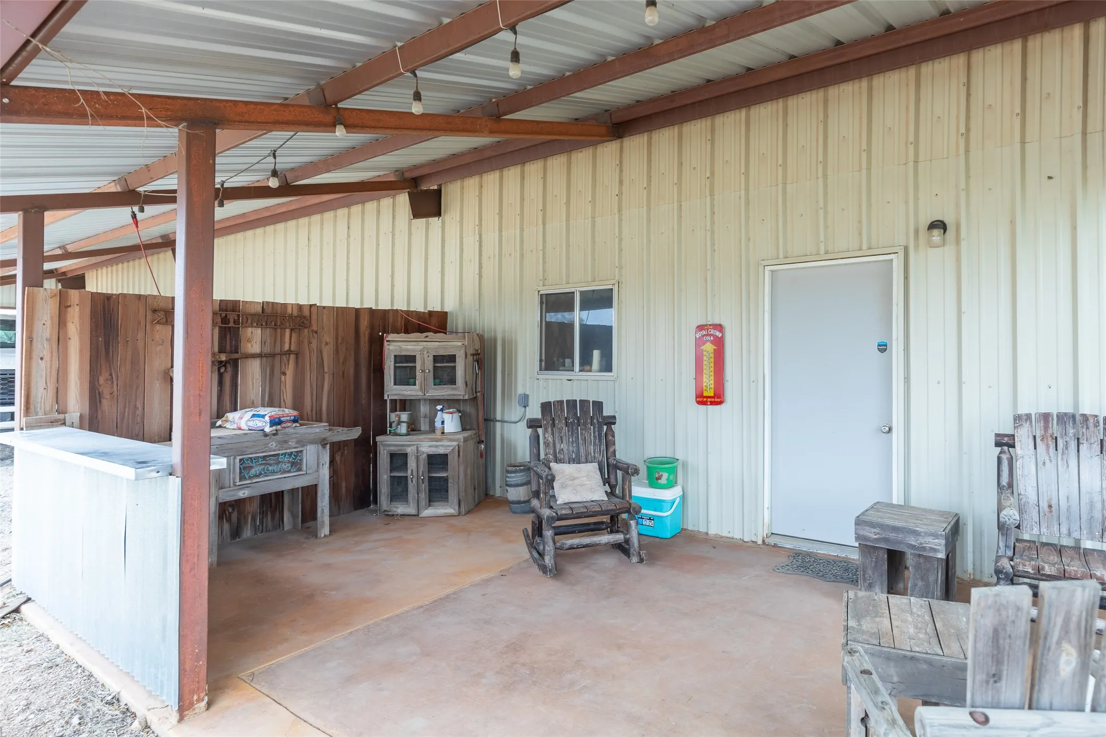Single Family Residence For Sale in Jones County , 14505 County Road 453, Merkel, Texas 79536, 2 Bedroom, 2 Bathroom, Garage spaces, 1,350 Sqft, built in 2015, mls#21394515, Real Estate Agent in Merkel, Homes For Sale in Jones county, Homes For Sale in Merkel, Realtor in Merkel Texas, Real Estate Brokerage Independent Realty Texas, Luminita Cordes Realtor