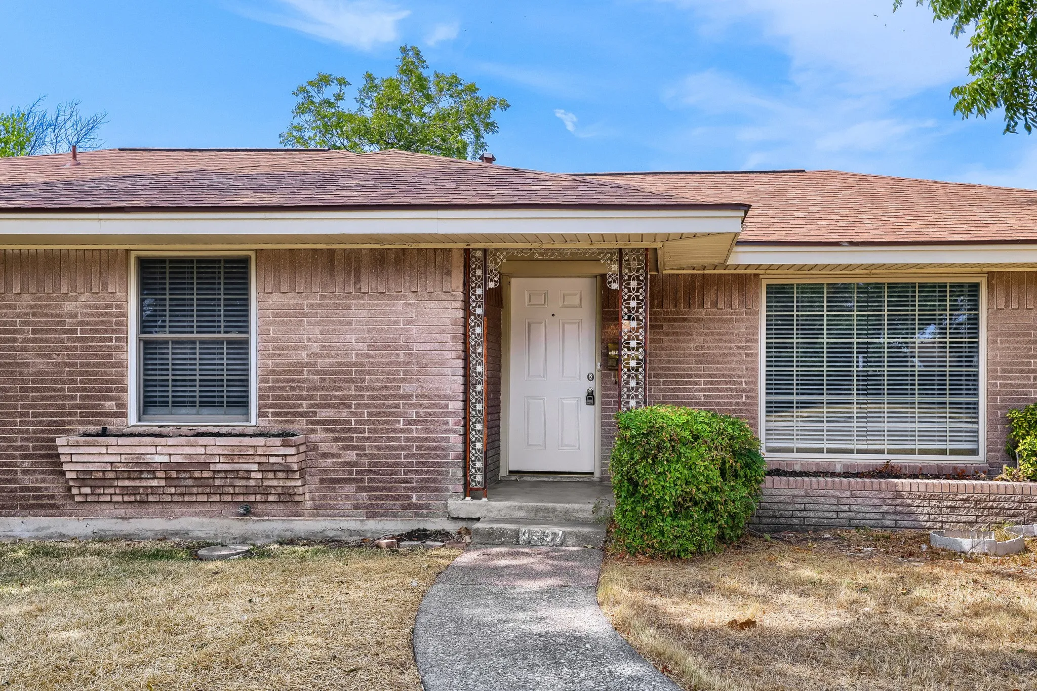 Single Family Residence For Sale in Dallas County , 3337 Boulder Drive, Dallas, Texas 75233, 3 Bedroom, 2 Bathroom, 2 Garage spaces, 1,764 Sqft, built in 1960, mls#21394605, Real Estate Agent in Dallas, Homes For Sale in Dallas county, Homes For Sale in Dallas, Realtor in Dallas Texas, Real Estate Brokerage Independent Realty Texas, Luminita Cordes Realtor