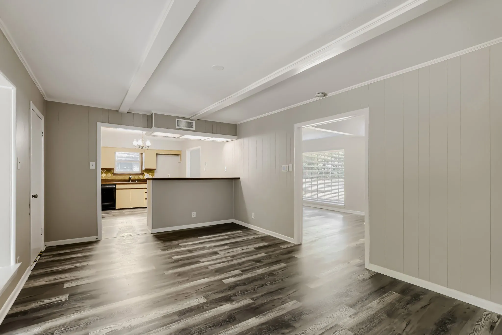 Single Family Residence For Sale in Dallas County , 3337 Boulder Drive, Dallas, Texas 75233, 3 Bedroom, 2 Bathroom, 2 Garage spaces, 1,764 Sqft, built in 1960, mls#21394605, Real Estate Agent in Dallas, Homes For Sale in Dallas county, Homes For Sale in Dallas, Realtor in Dallas Texas, Real Estate Brokerage Independent Realty Texas, Luminita Cordes Realtor