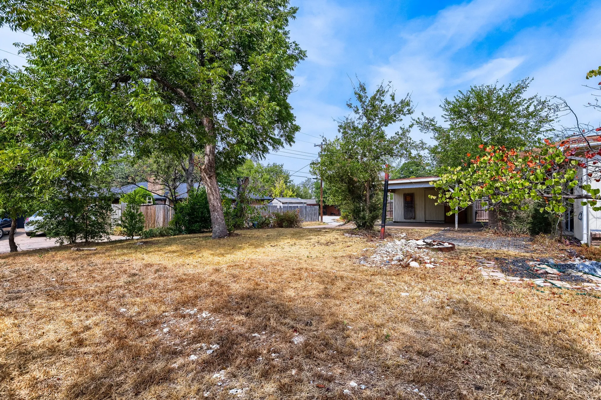 Single Family Residence For Sale in Dallas County , 3337 Boulder Drive, Dallas, Texas 75233, 3 Bedroom, 2 Bathroom, 2 Garage spaces, 1,764 Sqft, built in 1960, mls#21394605, Real Estate Agent in Dallas, Homes For Sale in Dallas county, Homes For Sale in Dallas, Realtor in Dallas Texas, Real Estate Brokerage Independent Realty Texas, Luminita Cordes Realtor