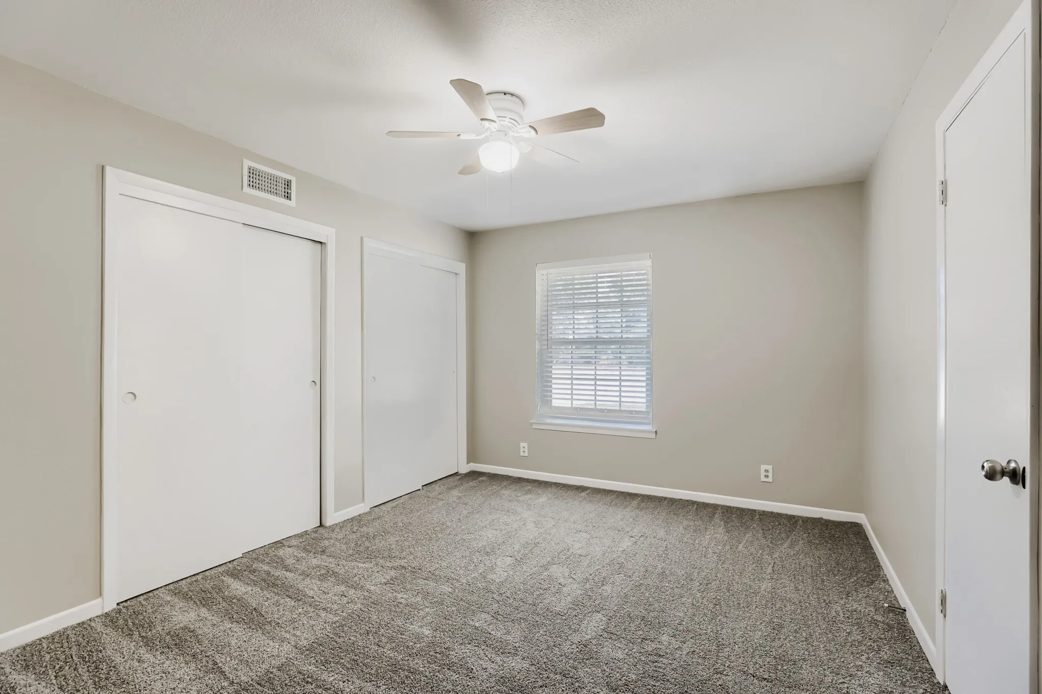 Single Family Residence For Sale in Dallas County , 3337 Boulder Drive, Dallas, Texas 75233, 3 Bedroom, 2 Bathroom, 2 Garage spaces, 1,764 Sqft, built in 1960, mls#21394605, Real Estate Agent in Dallas, Homes For Sale in Dallas county, Homes For Sale in Dallas, Realtor in Dallas Texas, Real Estate Brokerage Independent Realty Texas, Luminita Cordes Realtor