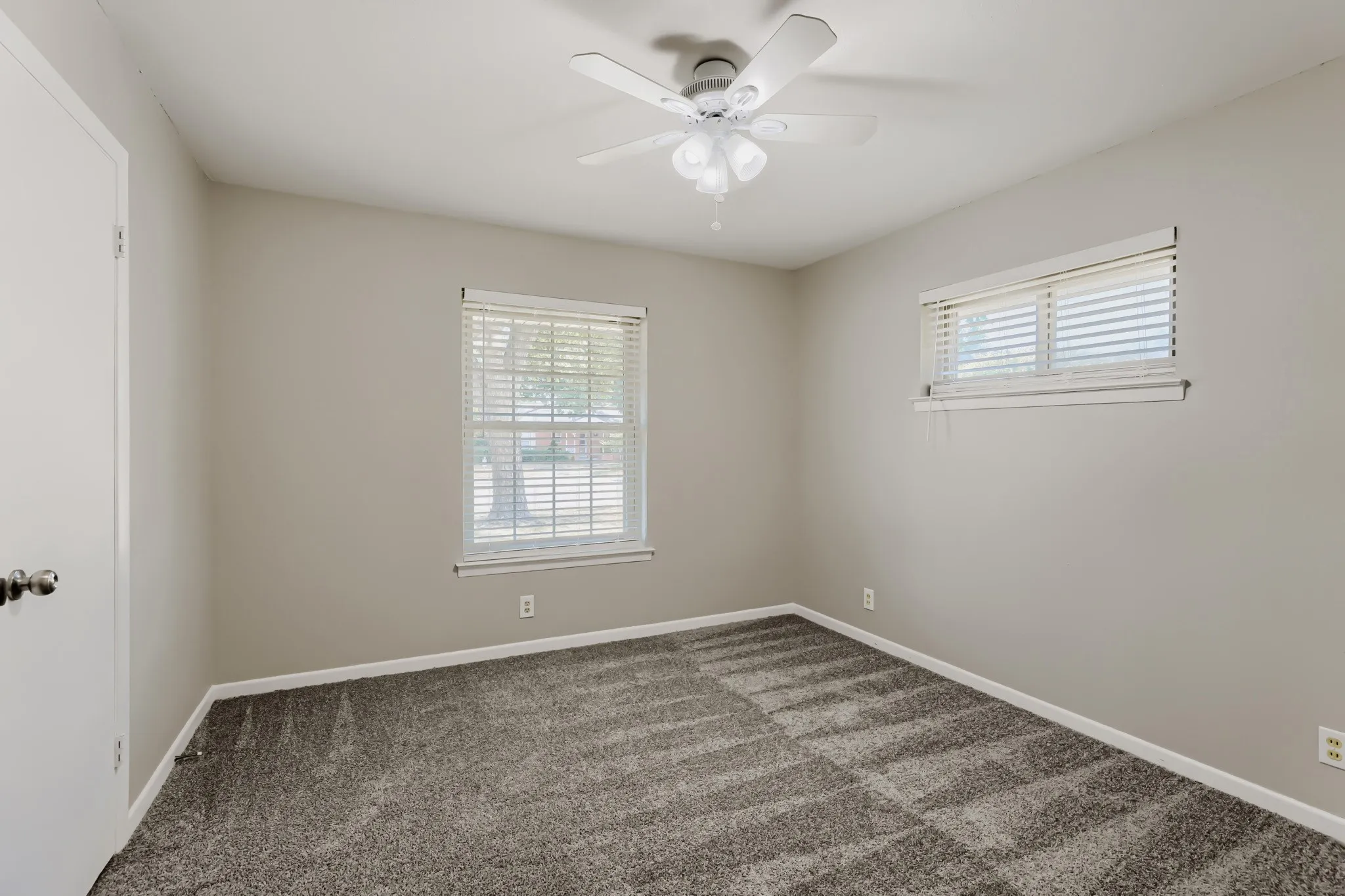 Single Family Residence For Sale in Dallas County , 3337 Boulder Drive, Dallas, Texas 75233, 3 Bedroom, 2 Bathroom, 2 Garage spaces, 1,764 Sqft, built in 1960, mls#21394605, Real Estate Agent in Dallas, Homes For Sale in Dallas county, Homes For Sale in Dallas, Realtor in Dallas Texas, Real Estate Brokerage Independent Realty Texas, Luminita Cordes Realtor