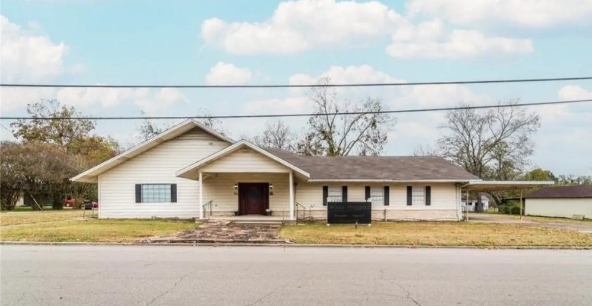 Office For Sale in Lamar County , 508 Monroe Street, Deport, Texas 75435, 0, 0, Garage spaces, 0 Sqft, built in 1960, mls#21397553, Real Estate Agent in Deport, Homes For Sale in Lamar county, Homes For Sale in Deport, Realtor in Deport Texas, Real Estate Brokerage Independent Realty Texas, Luminita Cordes Realtor