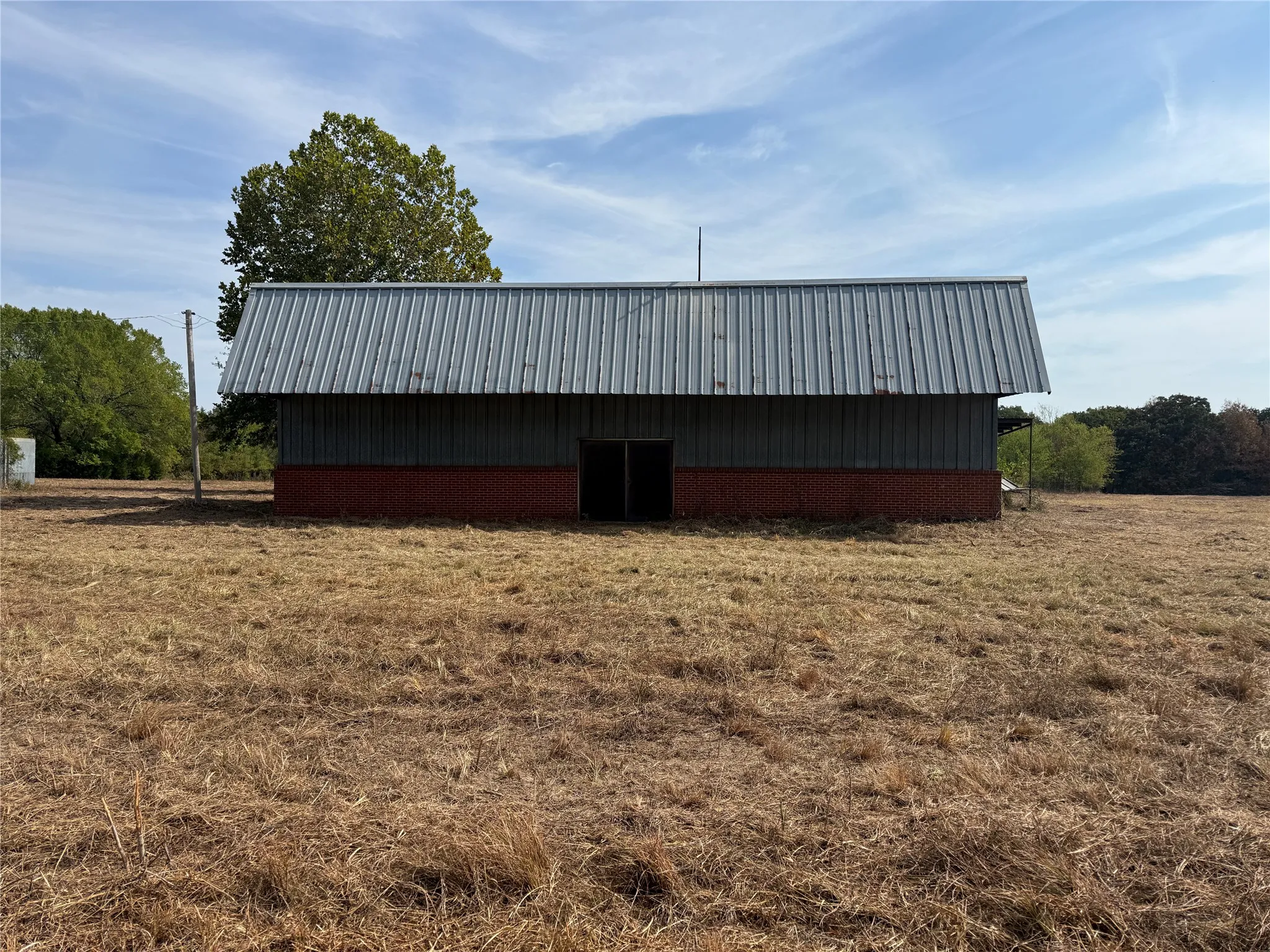 Warehouse For Sale in Wood County , 4732 Tx St Hwy 154 Highway, Yantis, Texas 75497, 0, 0, Garage spaces, 4,645 Sqft, built in 1989, mls#21396102, Real Estate Agent in Yantis, Homes For Sale in Wood county, Homes For Sale in Yantis, Realtor in Yantis Texas, Real Estate Brokerage Independent Realty Texas, Luminita Cordes Realtor