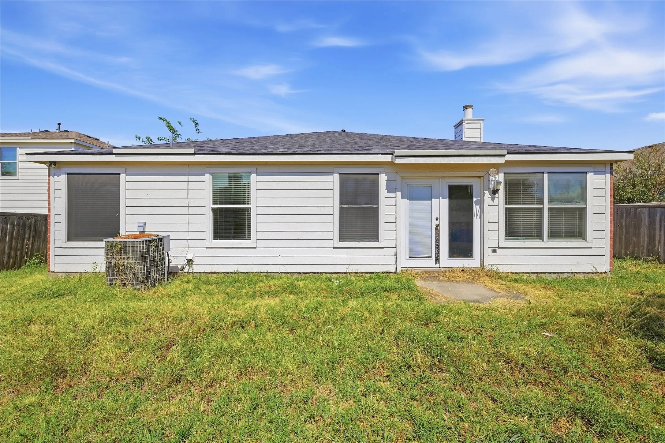 Single Family Residence For Rent in Grayson County , 4506 Falcon Drive, Sherman, Texas 75092, 4 Bedroom, 2 Bathroom, 2 Garage spaces, 1,855 Sqft, built in 2005, mls#21397579, Real Estate Agent in Sherman, Homes For Rent in Grayson county, Homes For Rent in Sherman, Realtor in Sherman Texas, Real Estate Brokerage Independent Realty Texas, Luminita Cordes Realtor