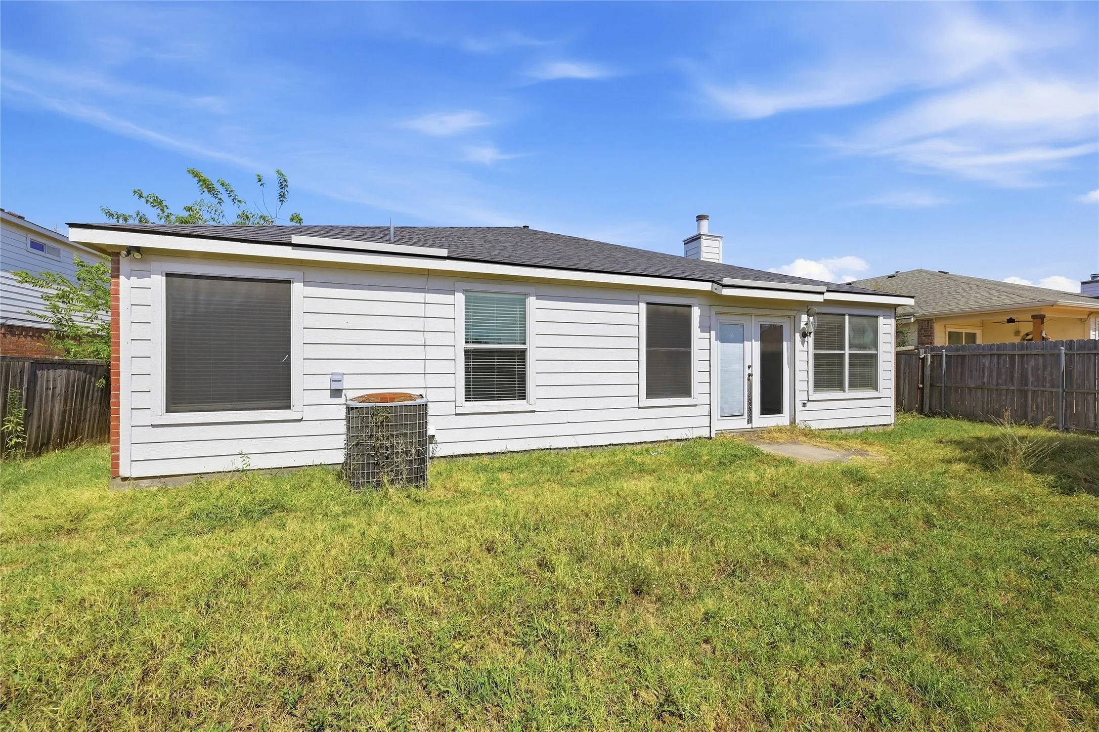 Single Family Residence For Rent in Grayson County , 4506 Falcon Drive, Sherman, Texas 75092, 4 Bedroom, 2 Bathroom, 2 Garage spaces, 1,855 Sqft, built in 2005, mls#21397579, Real Estate Agent in Sherman, Homes For Rent in Grayson county, Homes For Rent in Sherman, Realtor in Sherman Texas, Real Estate Brokerage Independent Realty Texas, Luminita Cordes Realtor