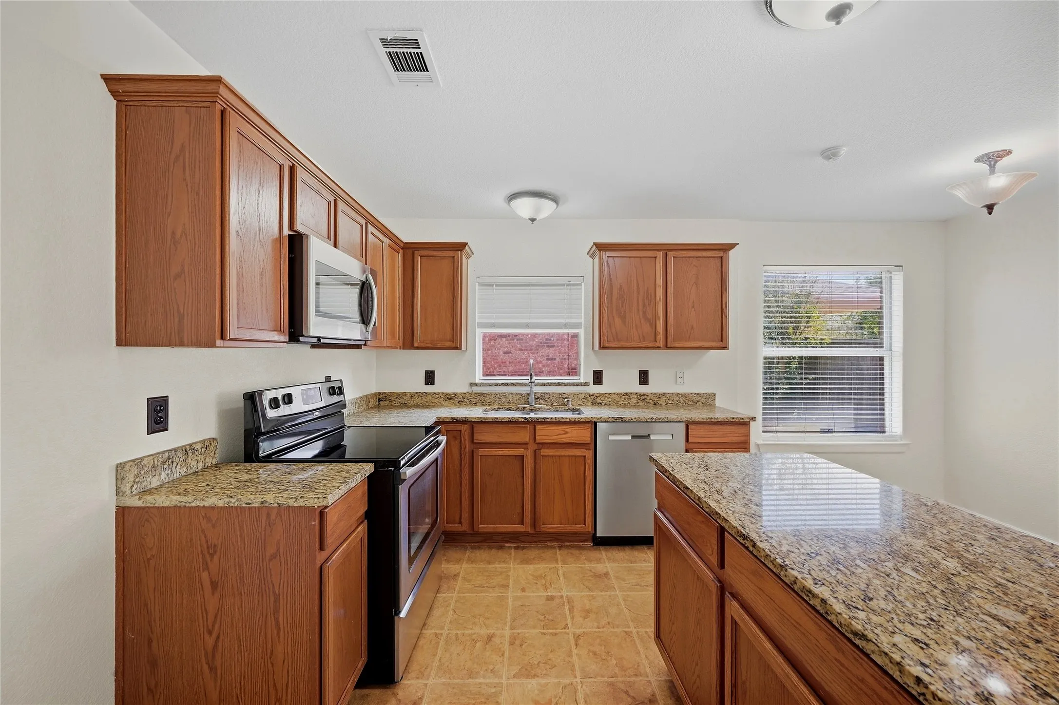 Single Family Residence For Rent in Grayson County , 4506 Falcon Drive, Sherman, Texas 75092, 4 Bedroom, 2 Bathroom, 2 Garage spaces, 1,855 Sqft, built in 2005, mls#21397579, Real Estate Agent in Sherman, Homes For Rent in Grayson county, Homes For Rent in Sherman, Realtor in Sherman Texas, Real Estate Brokerage Independent Realty Texas, Luminita Cordes Realtor