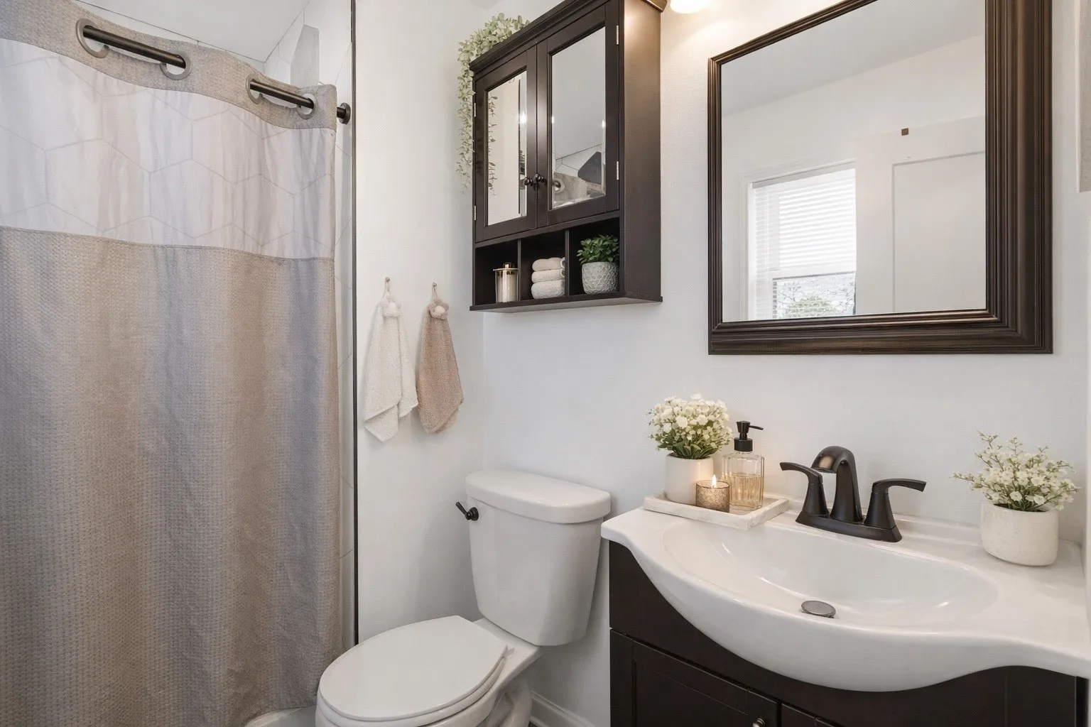 Single Family Residence For Sale in Dallas County , 626 Shadyway Drive, Dallas, Texas 75232, 4 Bedroom, 2 Bathroom, Garage spaces, 1,788 Sqft, built in 1962, mls#21397659, Real Estate Agent in Dallas, Homes For Sale in Dallas county, Homes For Sale in Dallas, Realtor in Dallas Texas, Real Estate Brokerage Independent Realty Texas, Luminita Cordes Realtor
